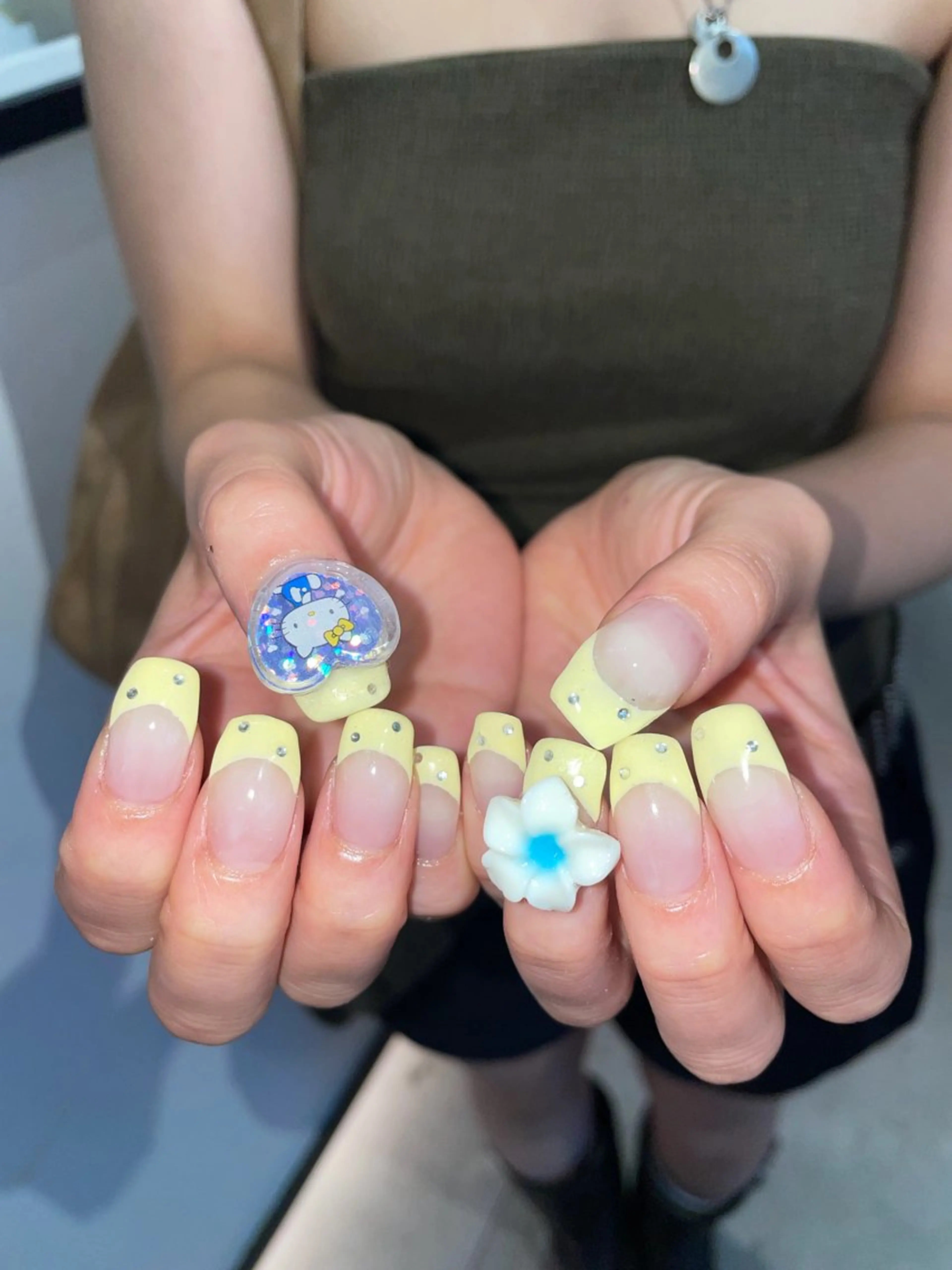 ネイル ジェルネイル パラジェル ハンドネイル 🎵AIRI/ヘアー ⭐︎アートネイル🪽のネイルデザイン