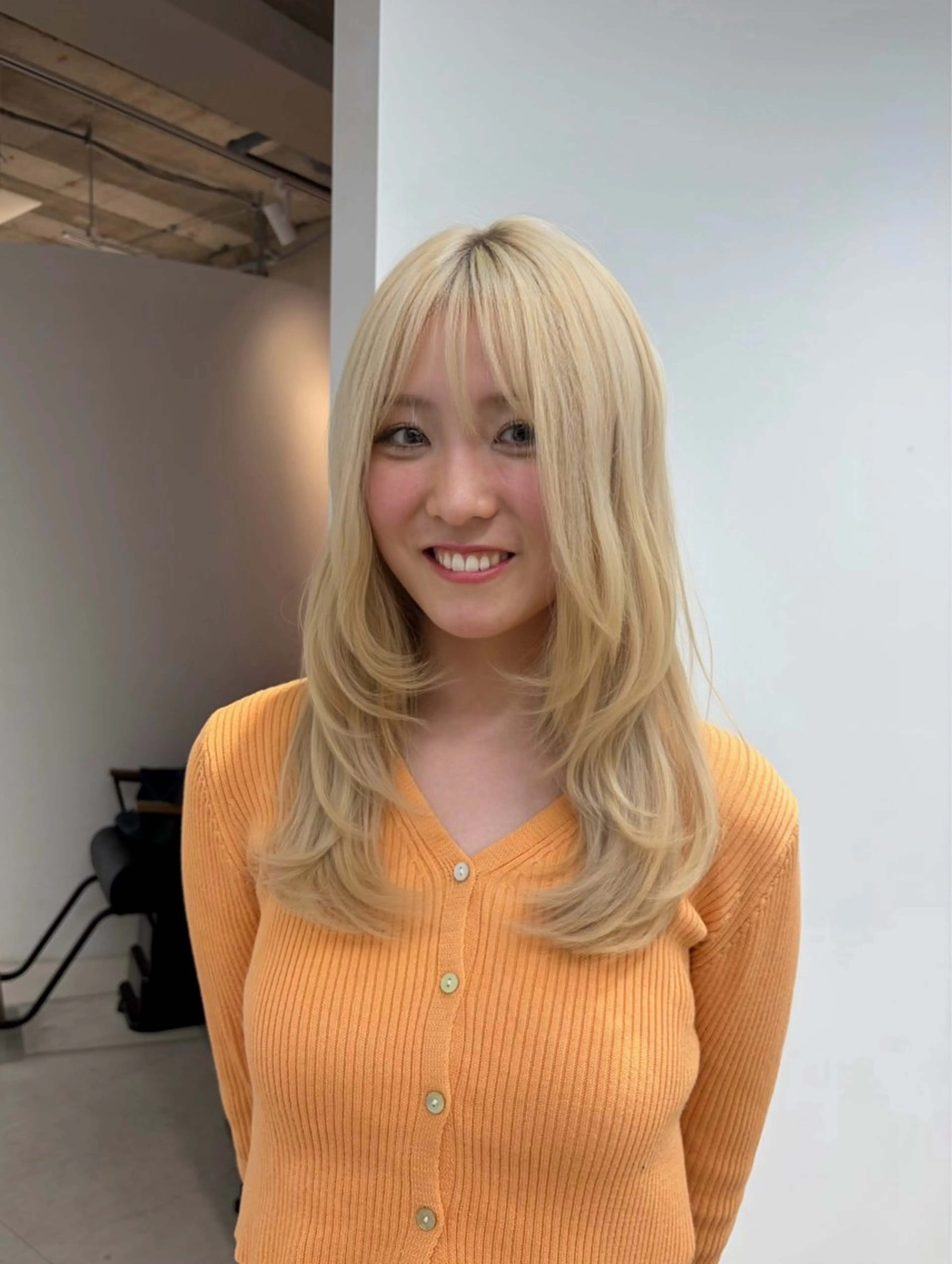 セミロング レイヤーカット ヘアカラー mihane fit hueのヘアスタイル