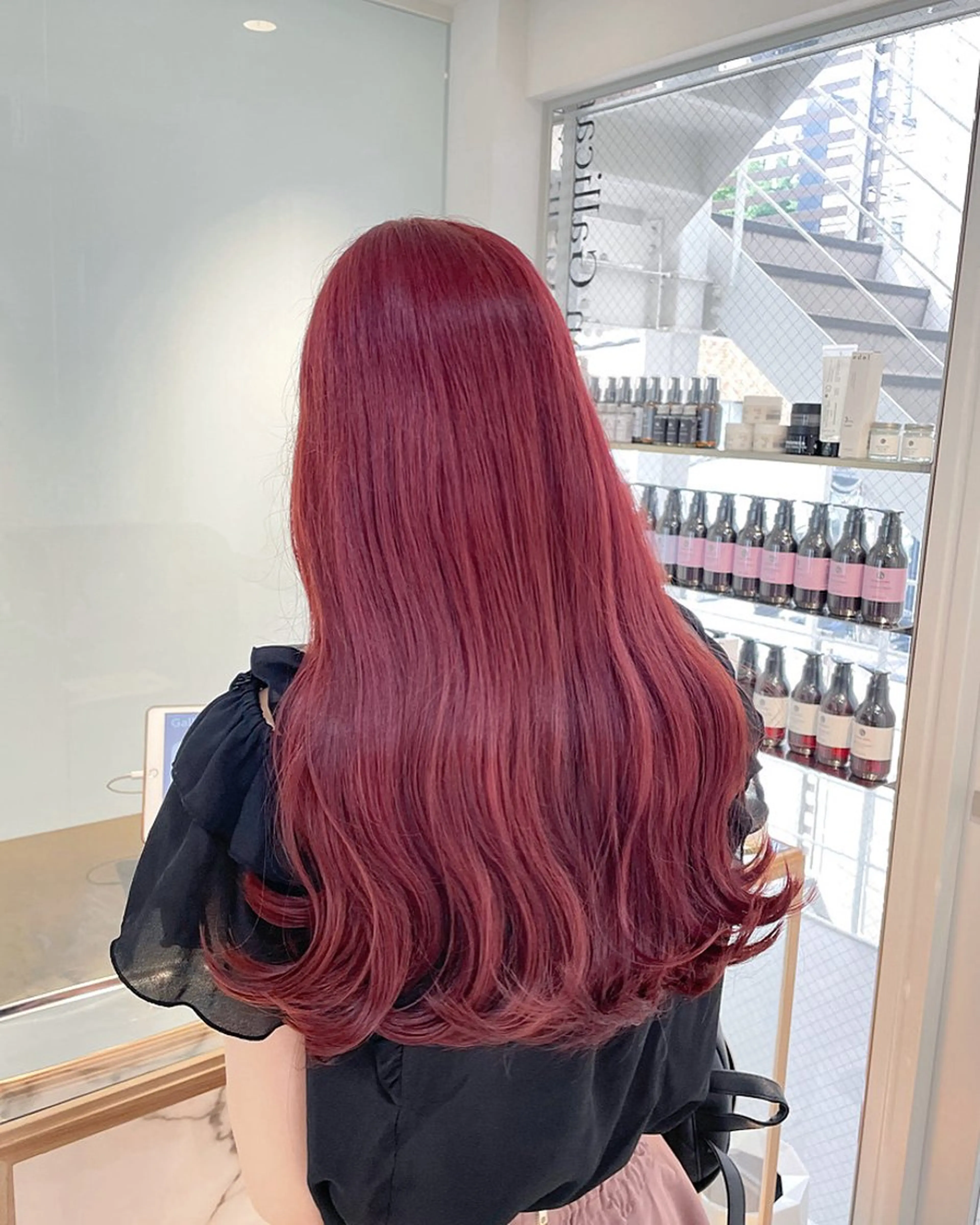 ロング カラー ヘアアレンジ ブリーチ ピンクカラー 縮毛矯正 ヘアカラー トリートメント ヘッドスパ ヘアセット 艶髪✨寒色カラー✨ 翁長孝輔のヘアスタイル