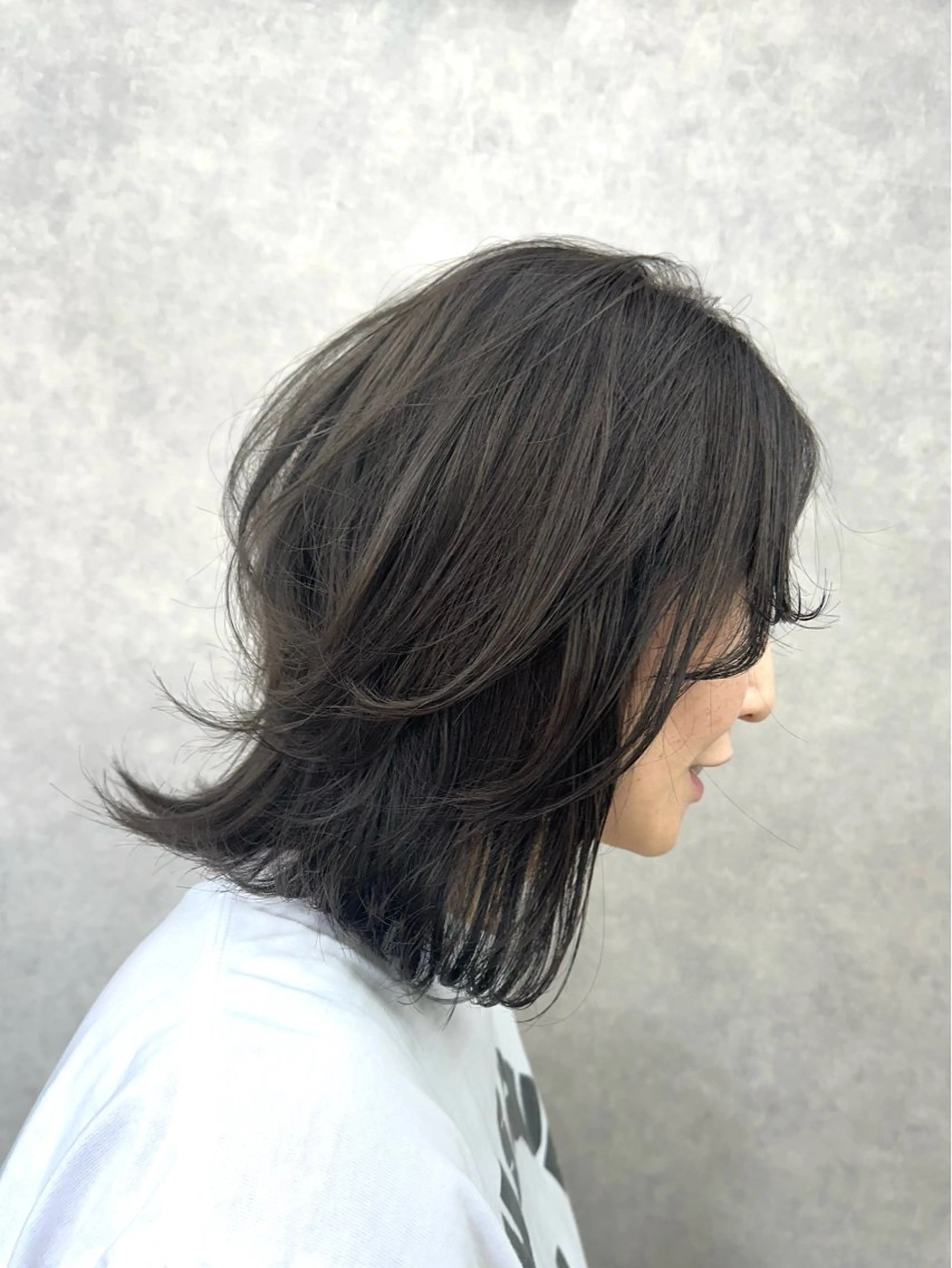 ミディアム ナカムラ リナのヘアスタイル
