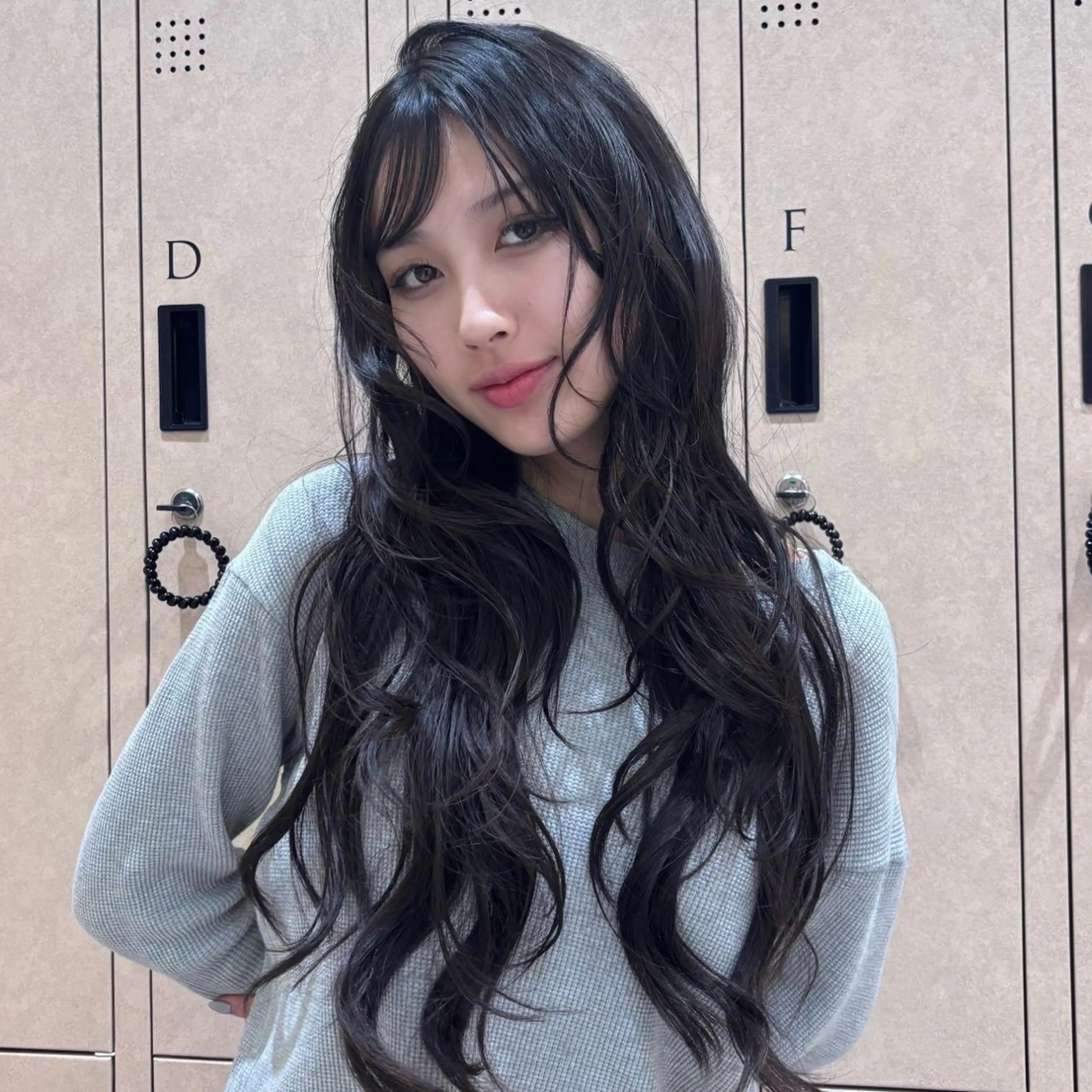 ロング レイヤーカット ヘアカラー ヘアセット ハイトーンカラー🫧 🥣KYOKAのヘアスタイル