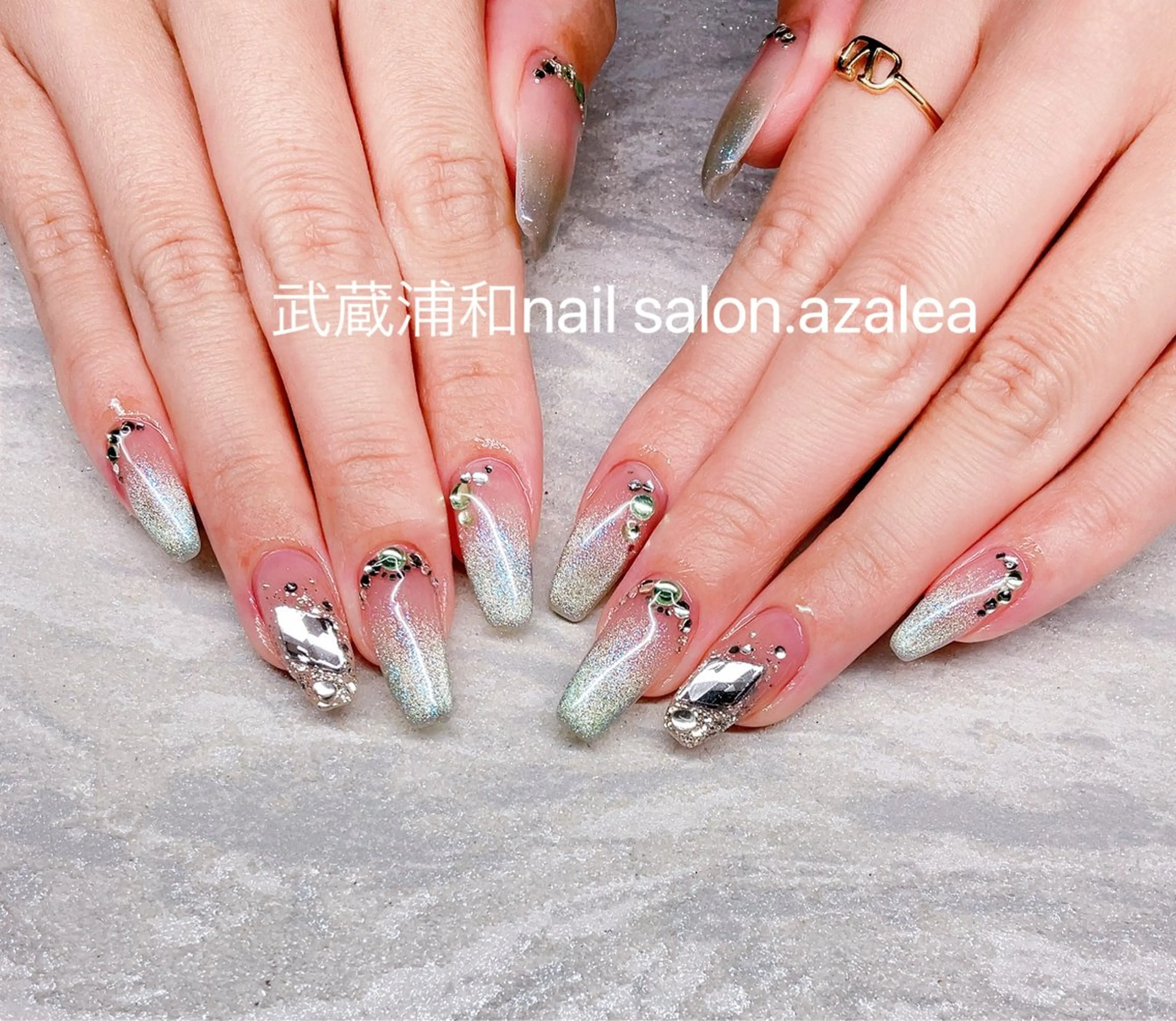 ネイル ハンドネイル R inのネイルデザイン