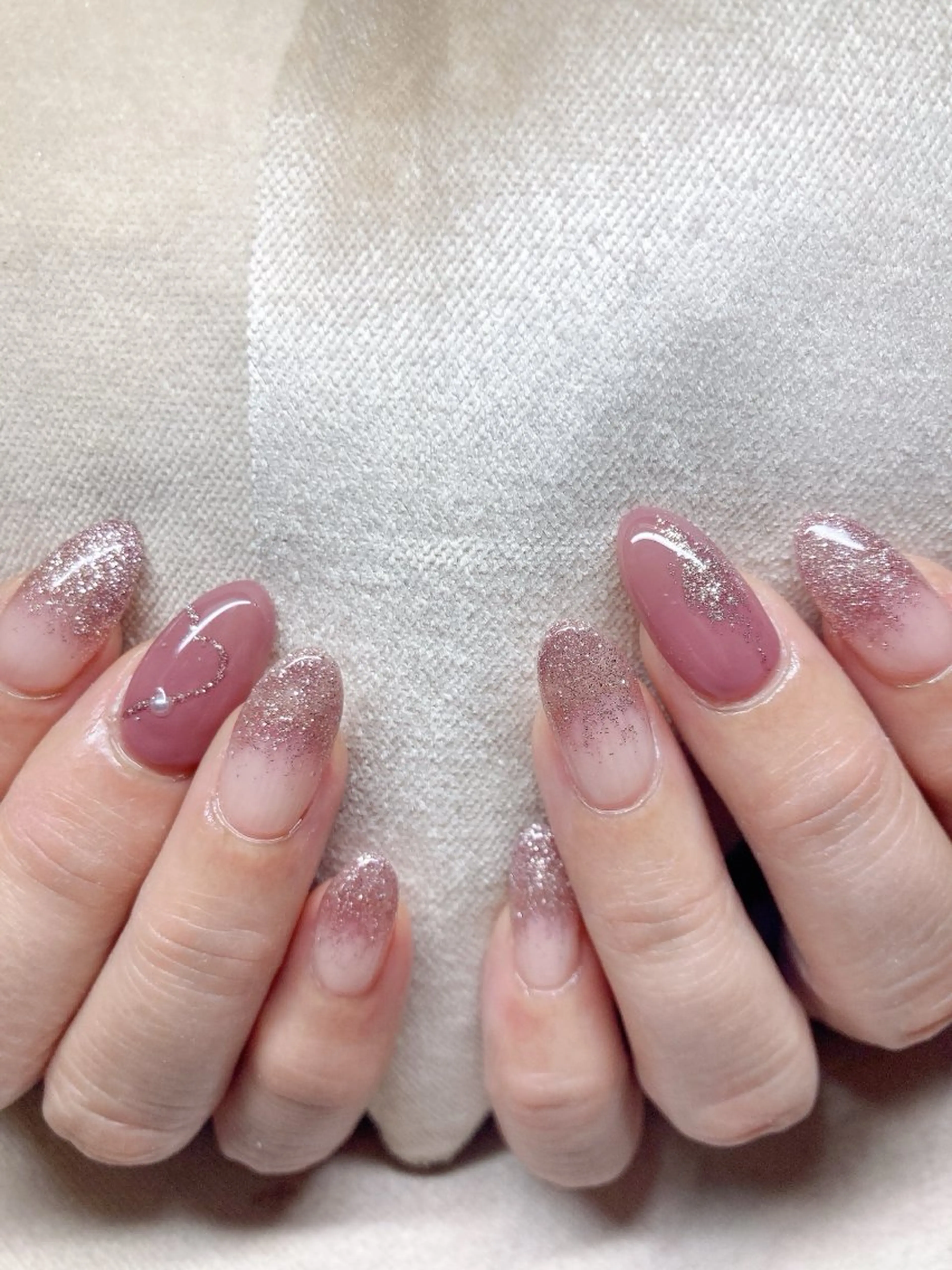 ネイル ECLAT エクラ所属・寺山 千鶴のネイルデザイン