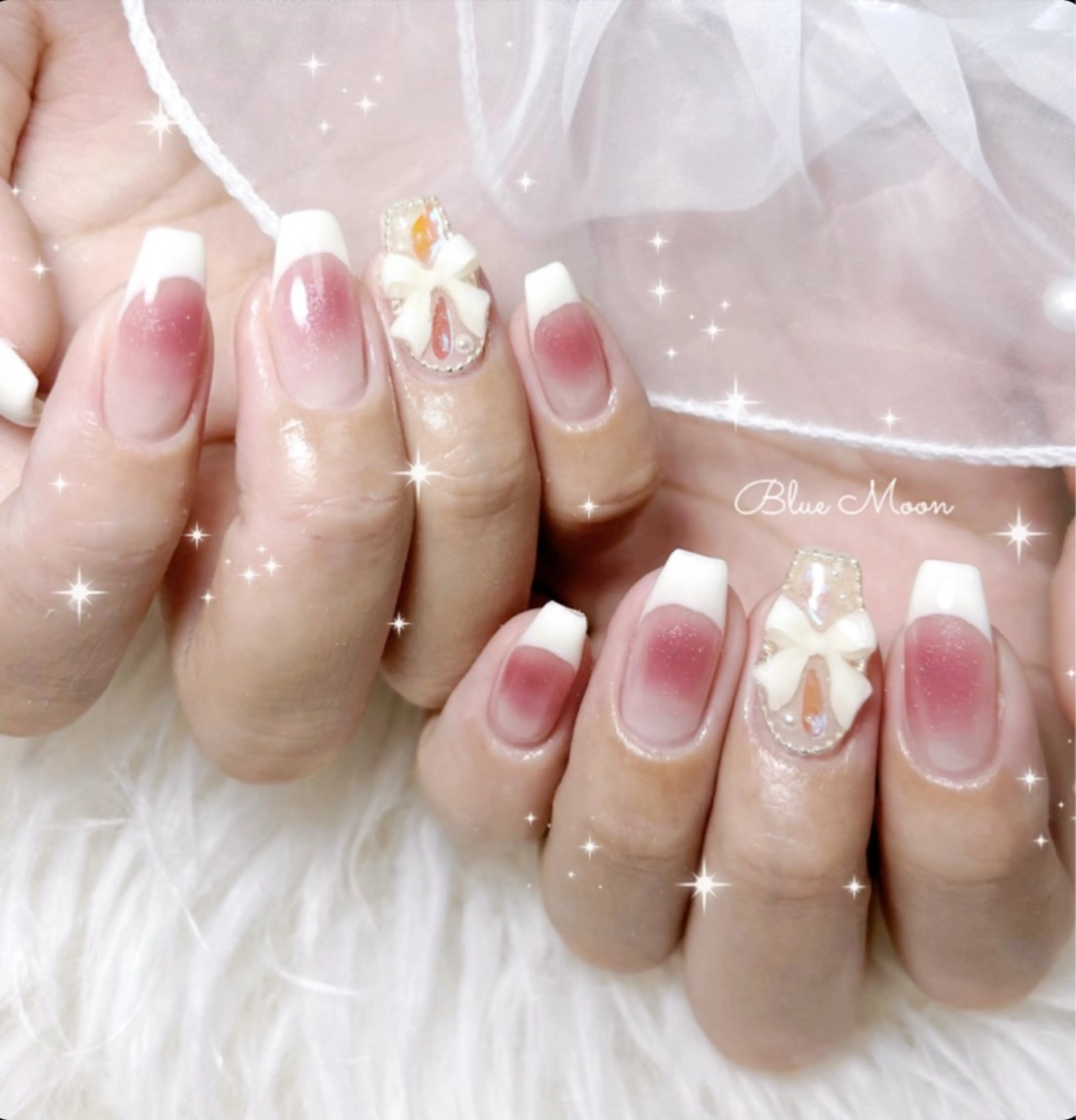 ネイル オーロラネイル リボン ハンドネイル フットネイル ハンドケア nail salon Blue Moonのネイルデザイン