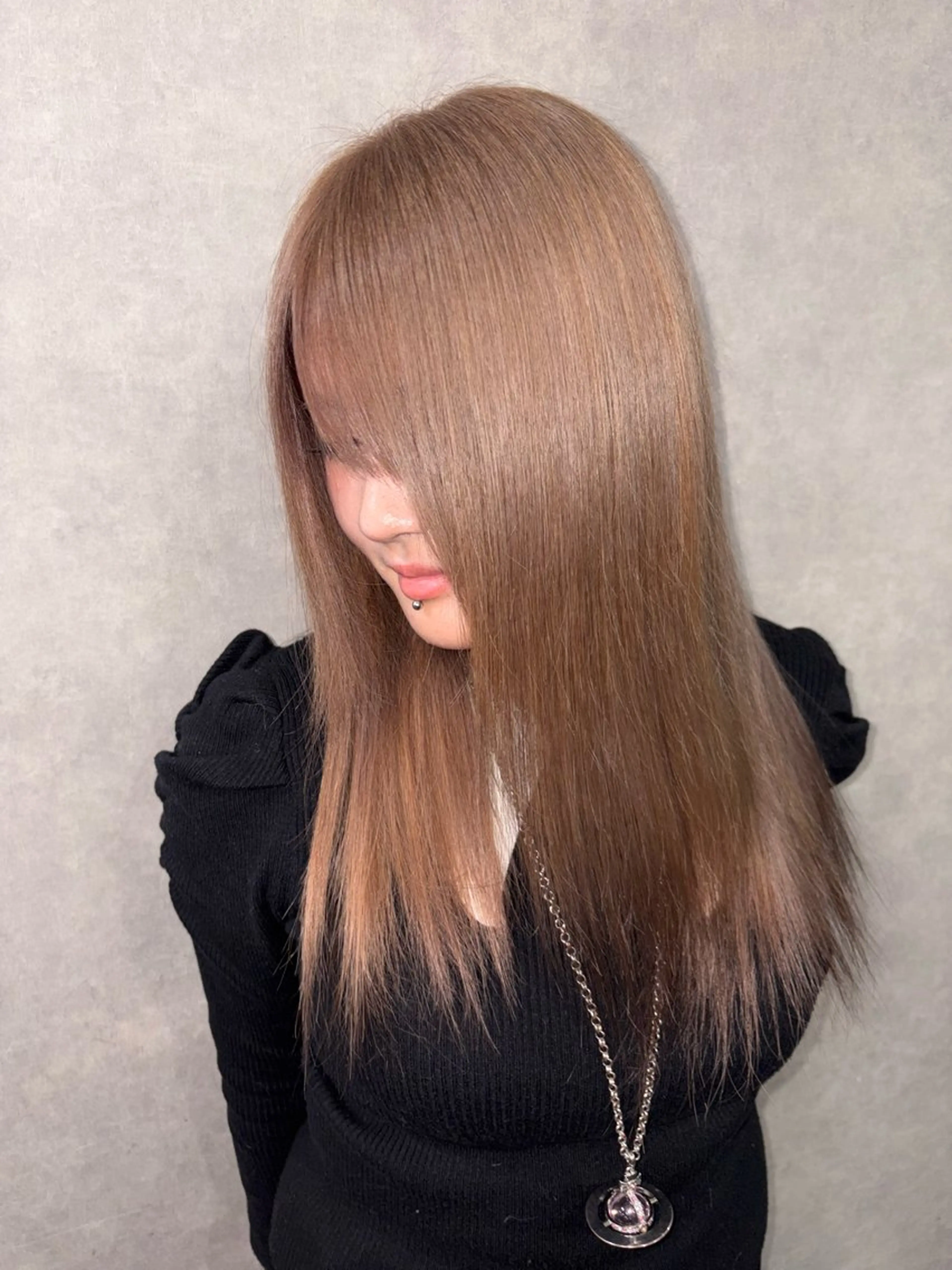ロング カラー ヘアカラー がわ/ハイレイヤー /ハイトーンカラーのヘアスタイル
