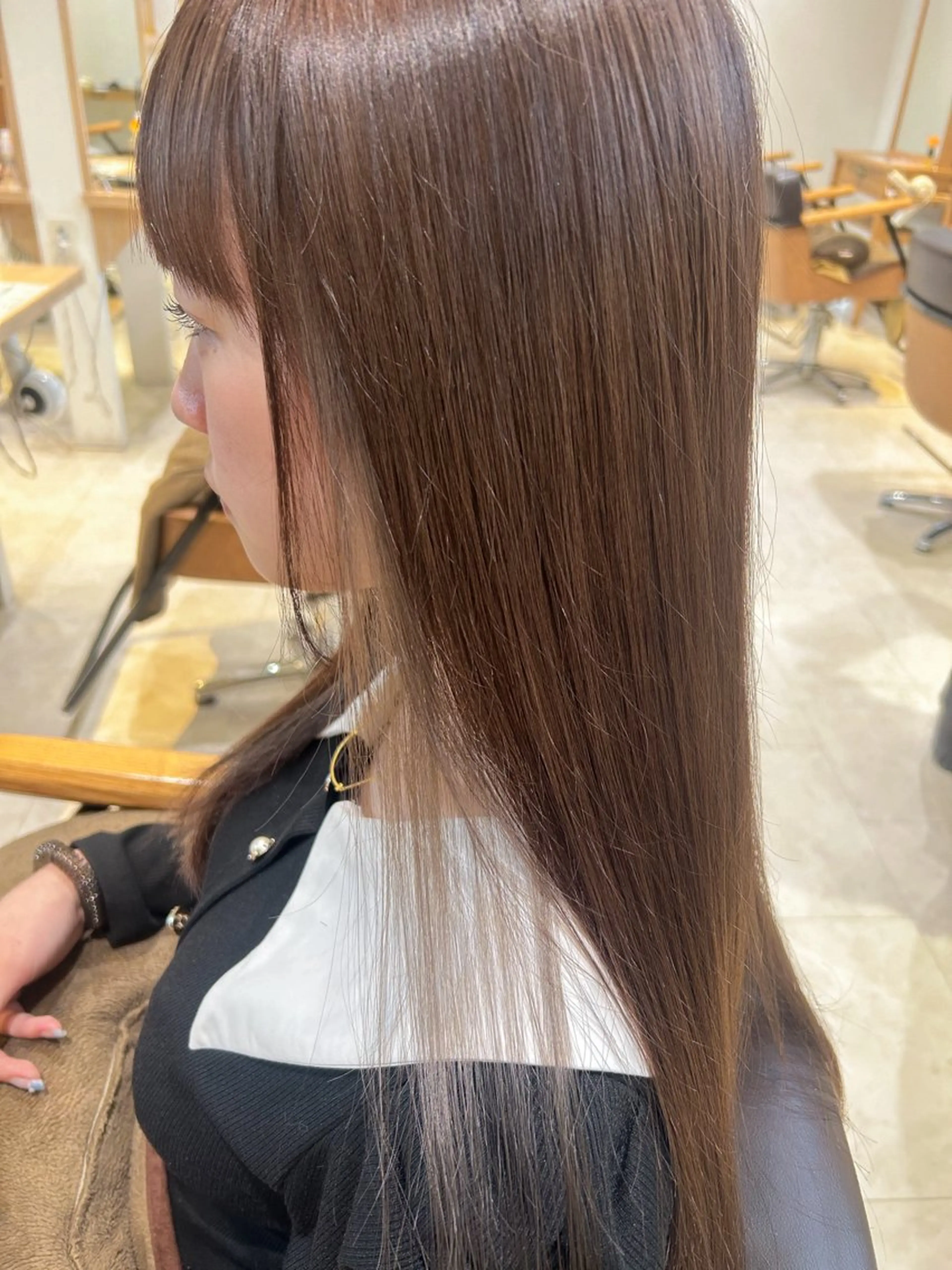 ロング 透明感カラー☁️岩永 侑奈のヘアスタイル