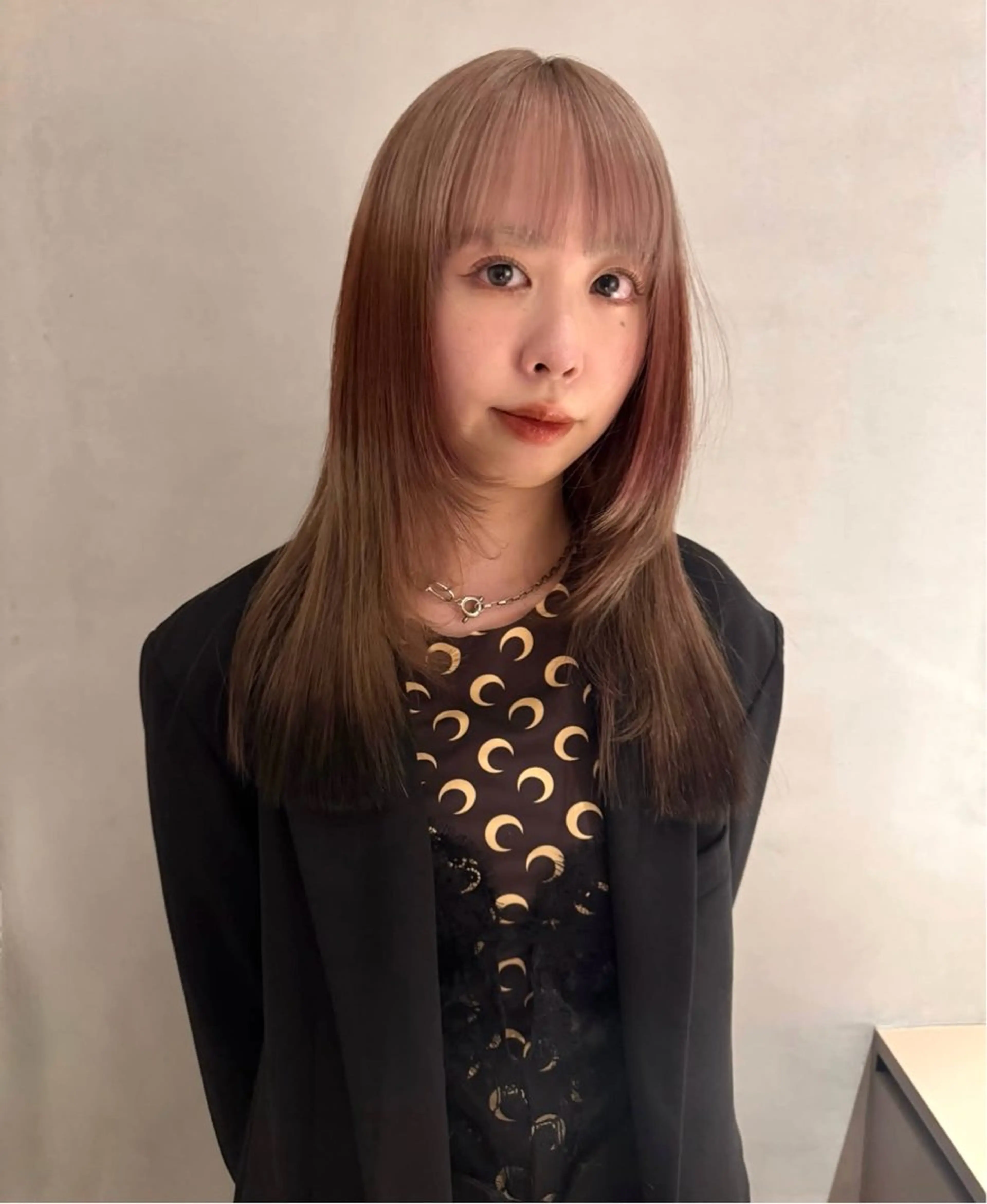 ミディアム カラー ヘアアレンジ 縮毛矯正履歴からの ブリーチ /mamiのヘアスタイル