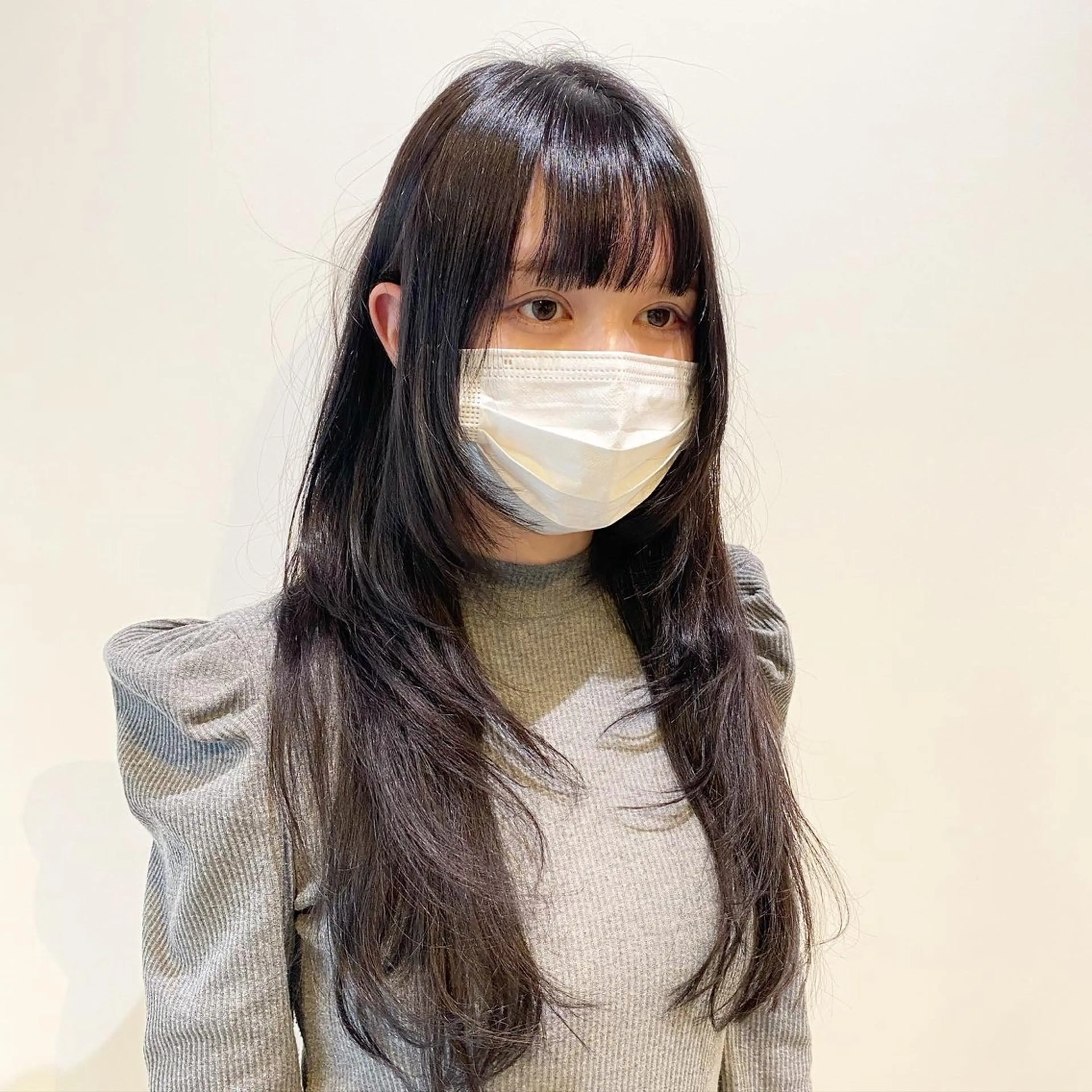 ロング ボブ くびれヘア 顔まわりレイヤー 顔周りカット ハッシュカット 大阪ウルフカット ハッシュカットのヘアスタイル