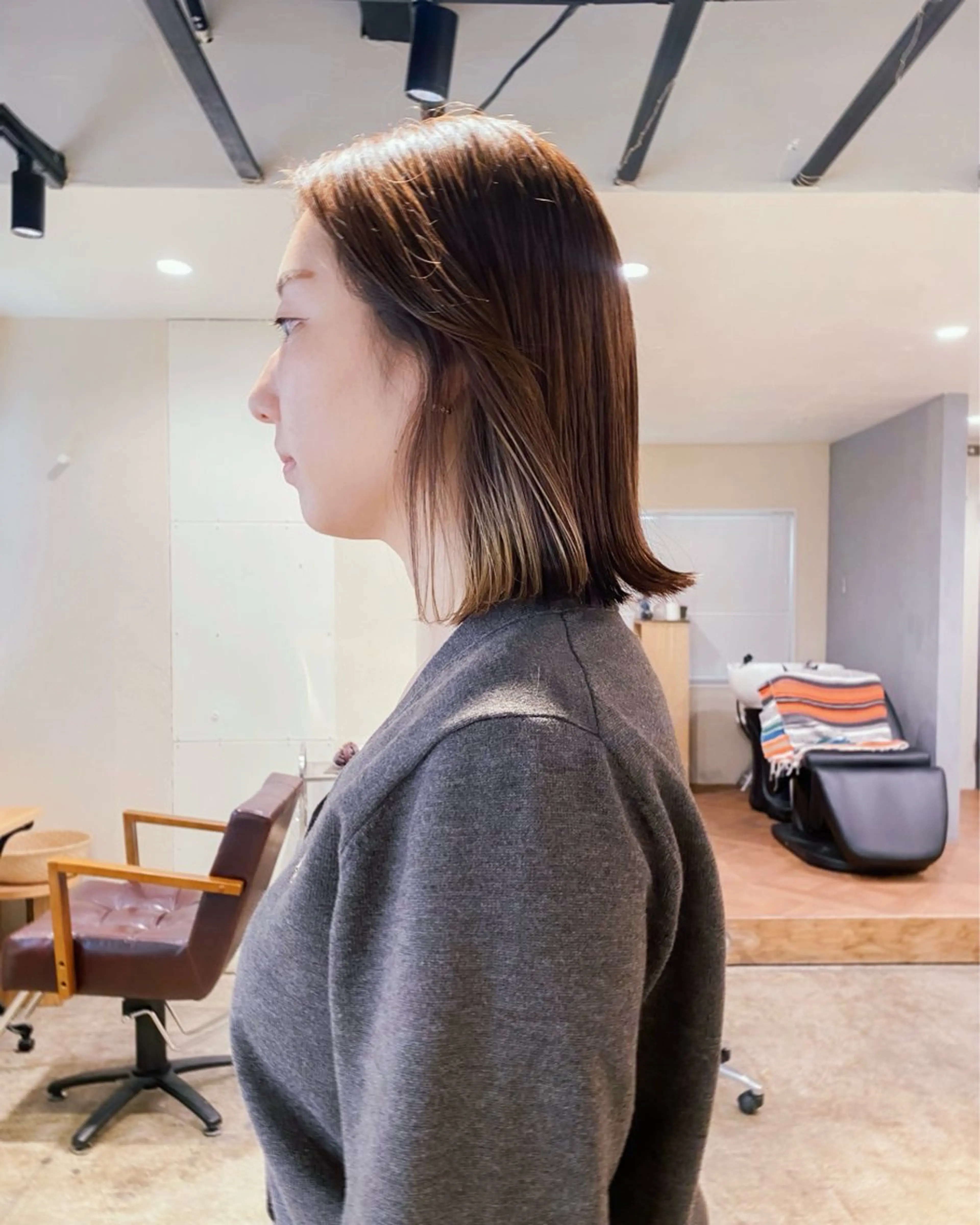 ミディアム カラー 切りっぱなしボブ ブリーチ 抜きっぱなしブロンド グレージュ インナーカラー カット ヘアカラー トリートメント 板谷みさき /似合わせBobのヘアスタイル