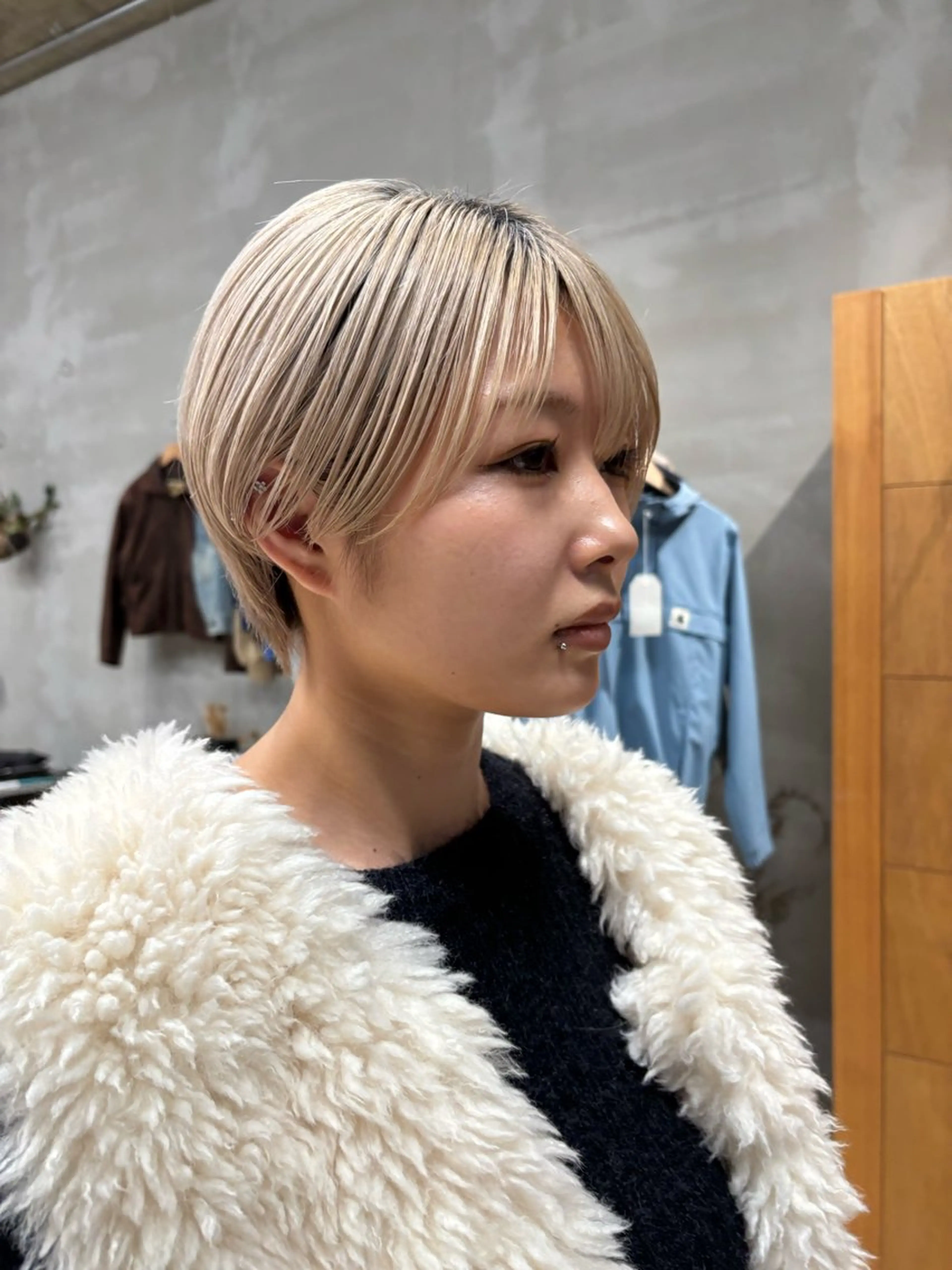 ショート カラー wewe: momoeのヘアスタイル