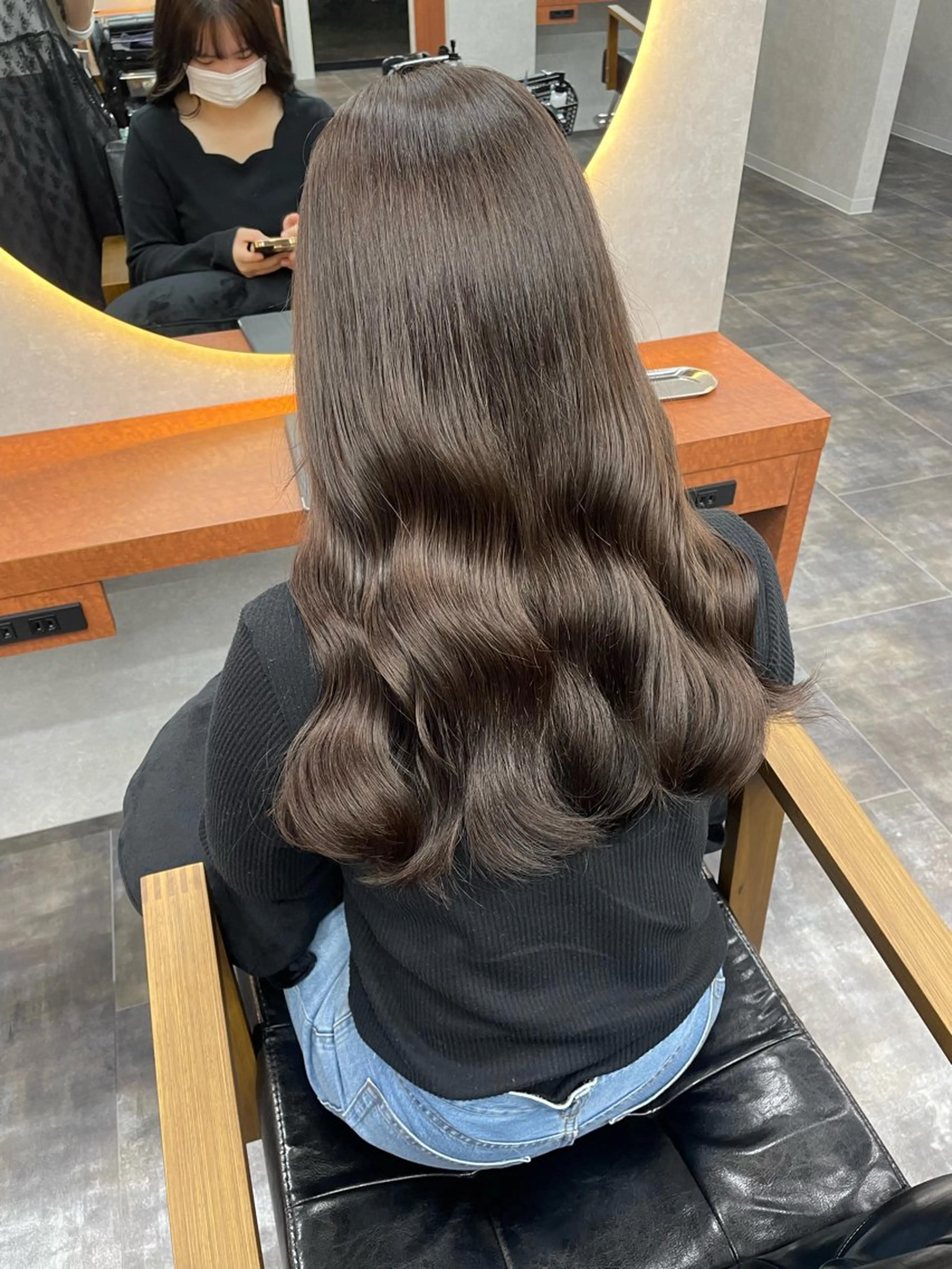 セミロング 佐藤 菜穂のヘアスタイル