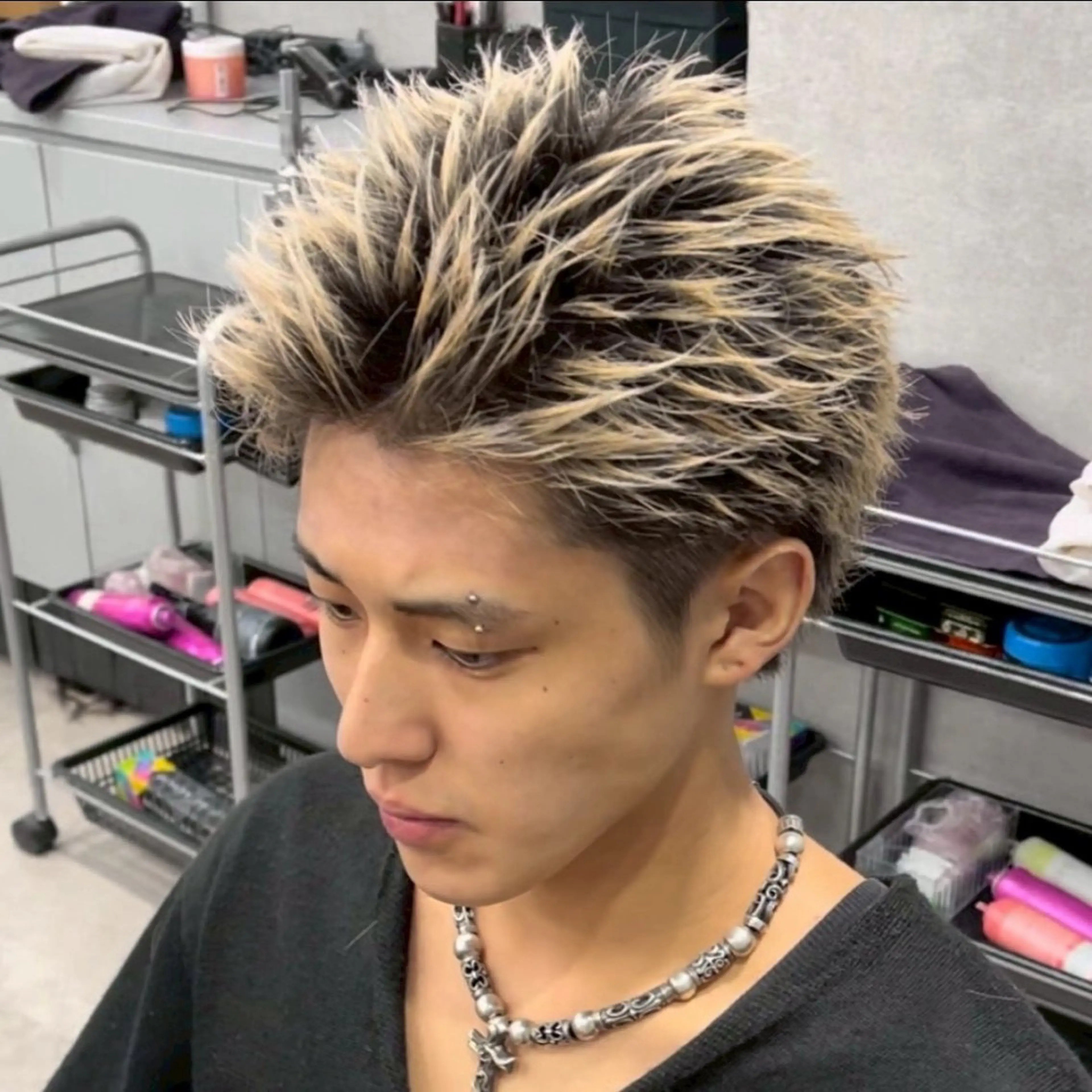 ショート カラー パーマ メンズ スパイキーショート ショートヘア 石井 昇陽のヘアスタイル