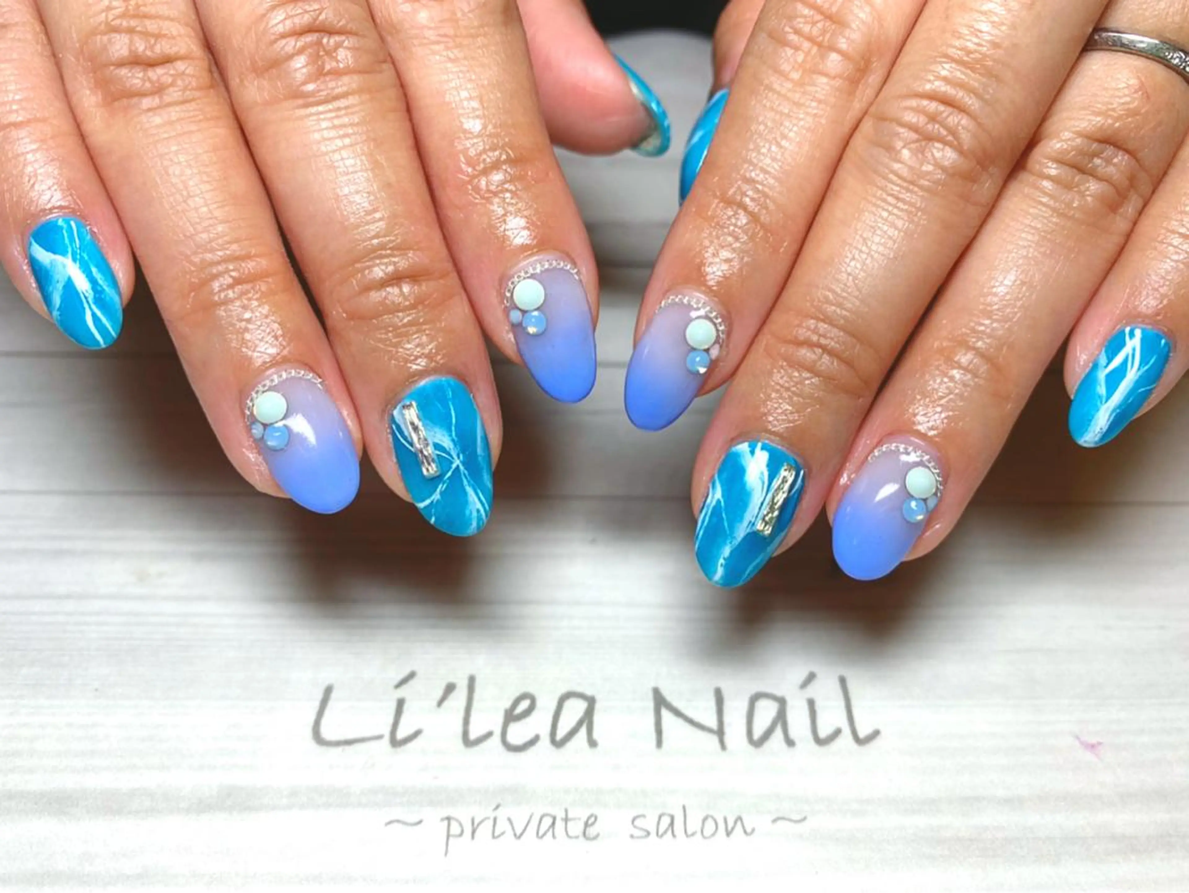 ネイル Li'leaNail AINAのネイルデザイン