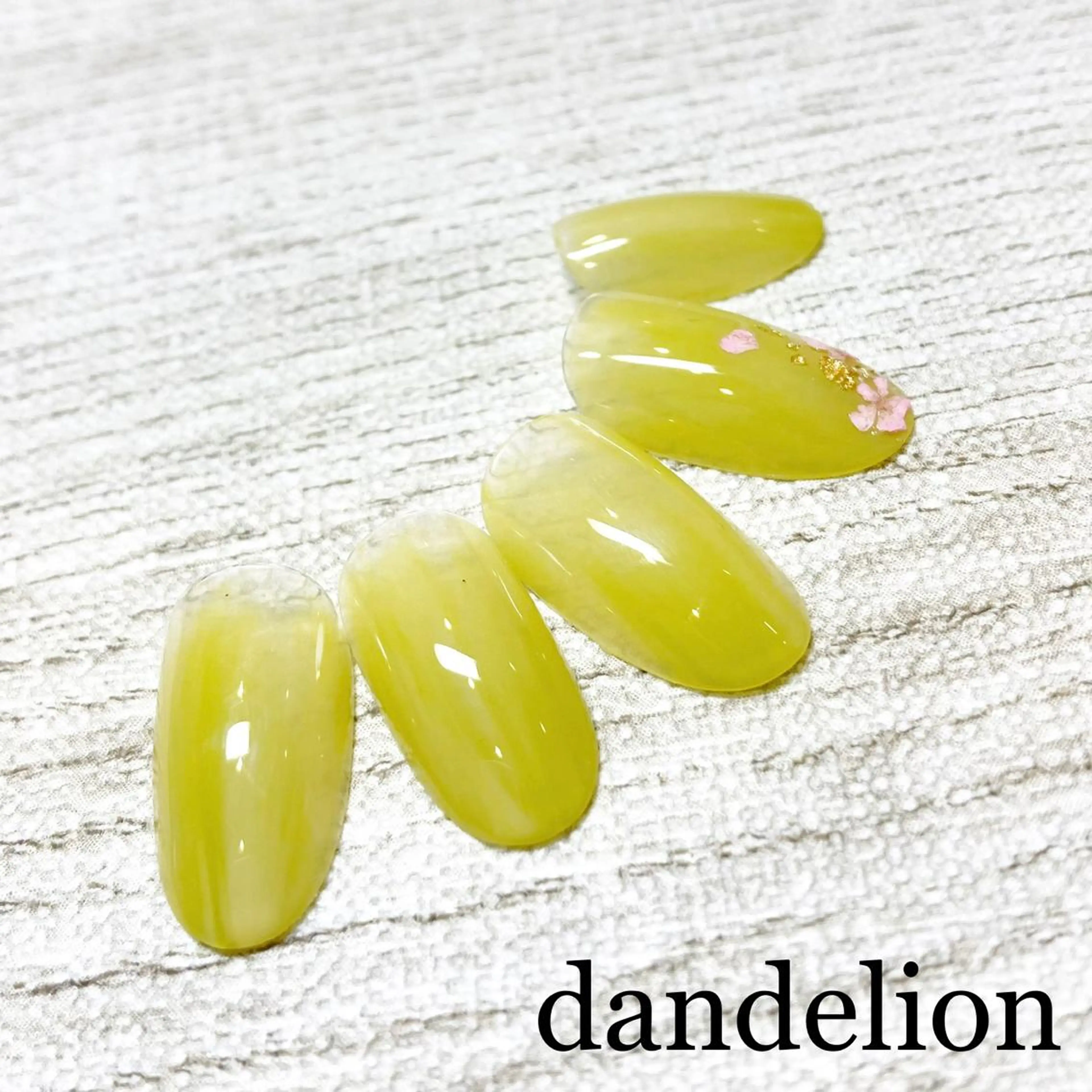 ネイル ハンドネイル ハンドケア dandelion ダンデライオンのネイルデザイン