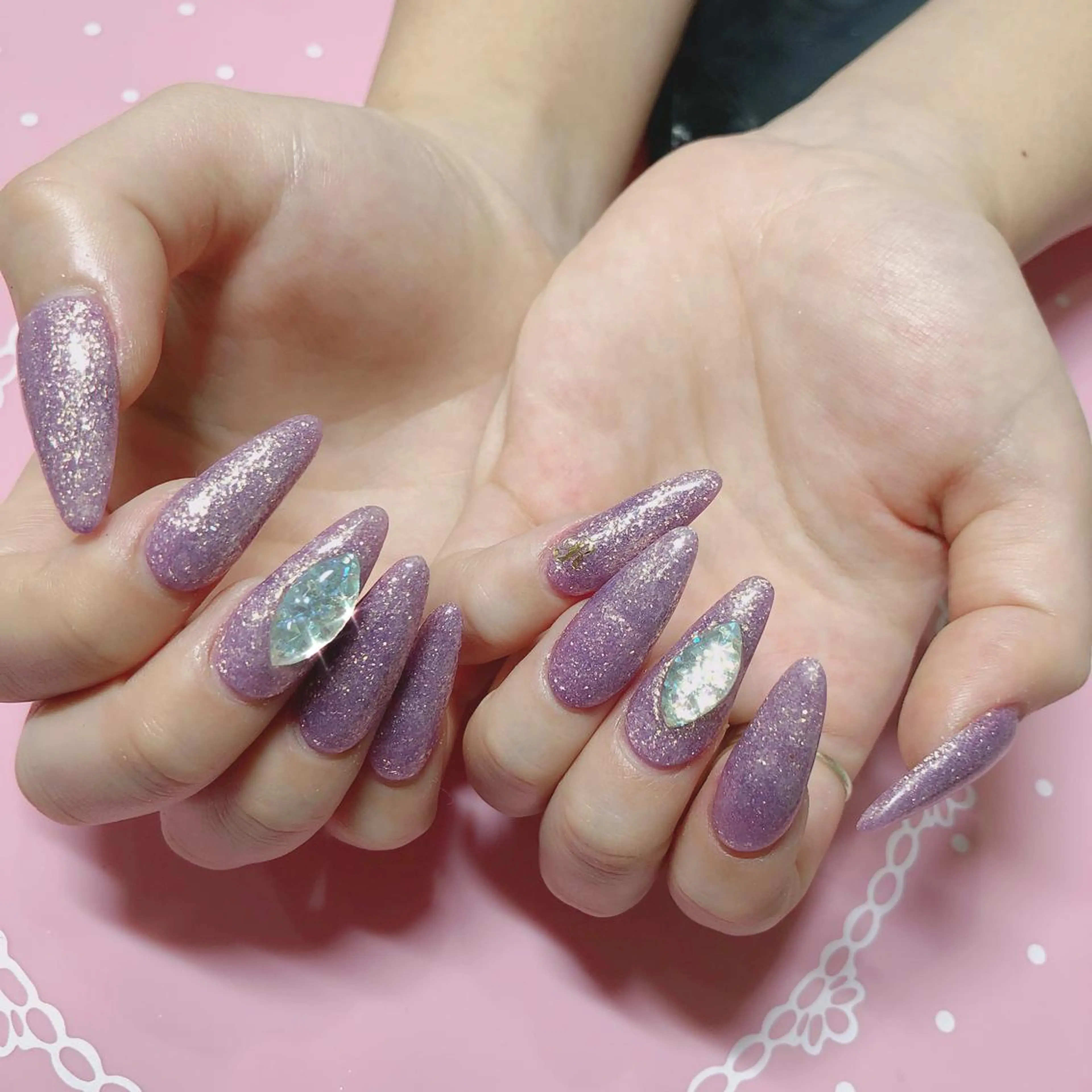 セミロング ネイル ラメ(グリッター) ラメグラデーション ワンカラーネイル ストーンネイル ハンドネイル 《LB》ラブリエ Nail&eyeのマツエク・マツパデザイン
