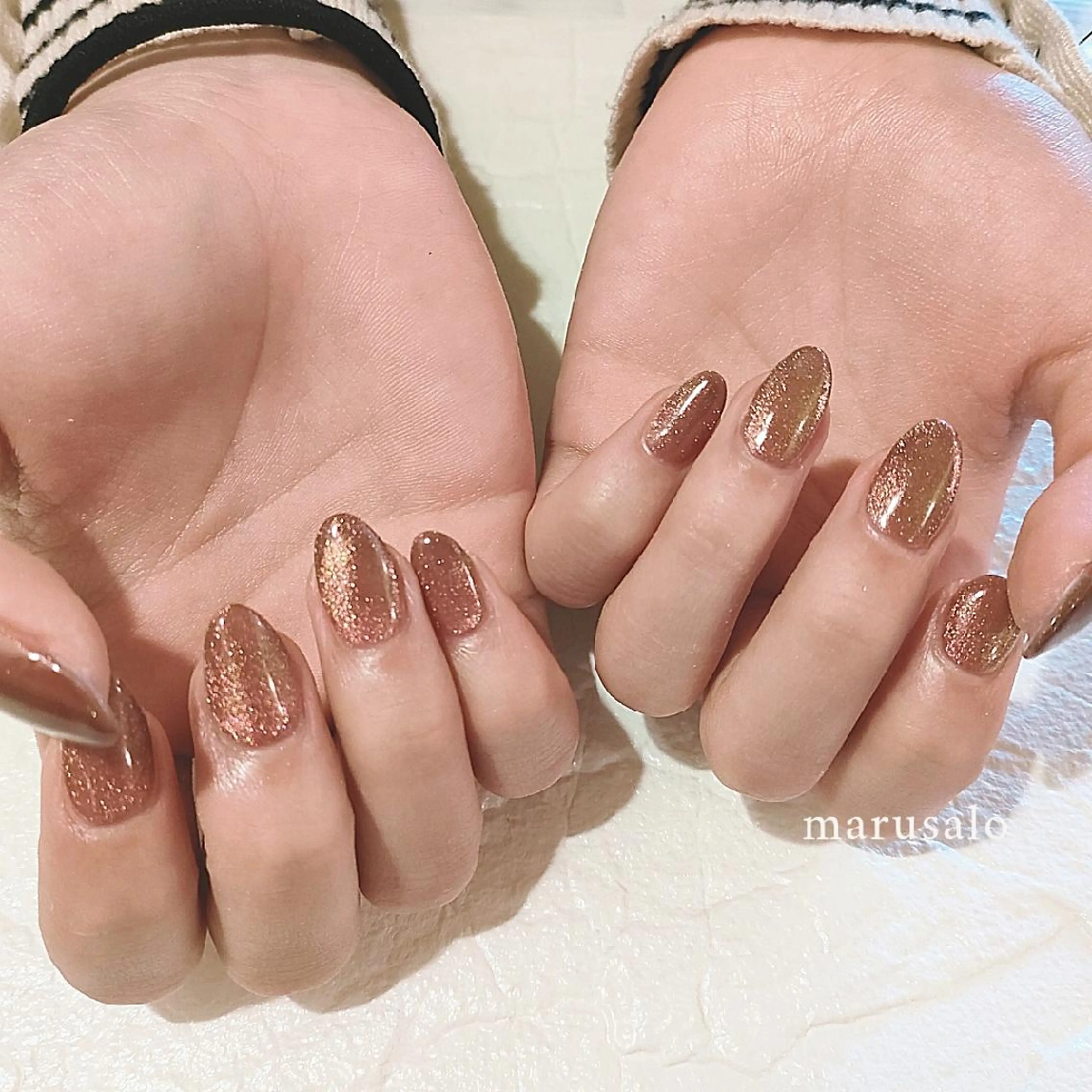 ネイル ブラウン キラキラネイル マグネットネイル ニュアンスネイル シンプルネイル ハンドネイル marusalo nailのネイルデザイン