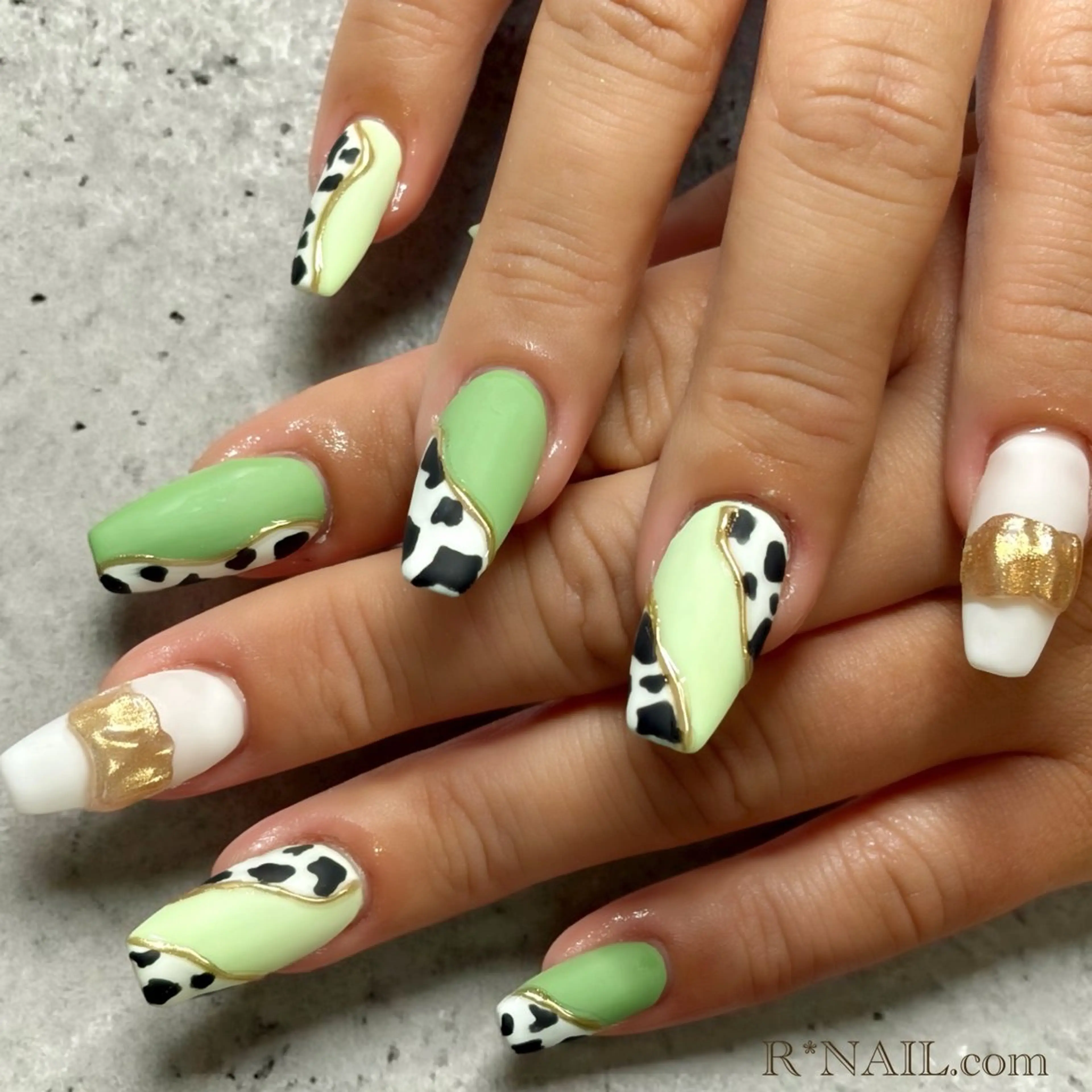 ネイル アニマル柄 持ち込み ハンドネイル R*NAIL .comのネイルデザイン