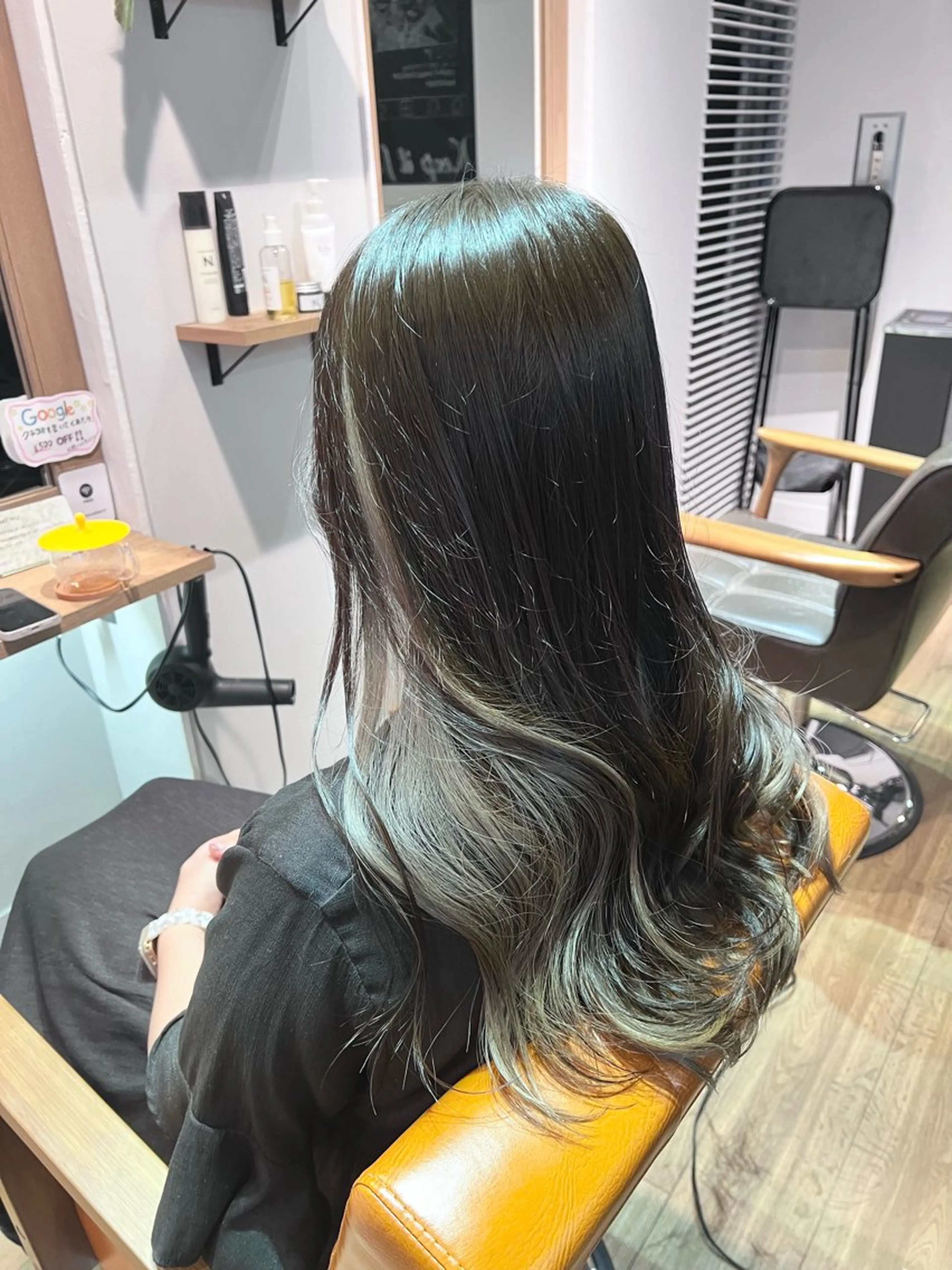 ロング カラー アッシュ アッシュブラウン ブラウンカラー グレージュ ヘアカラー トリートメント ツキダテ ユイのヘアスタイル