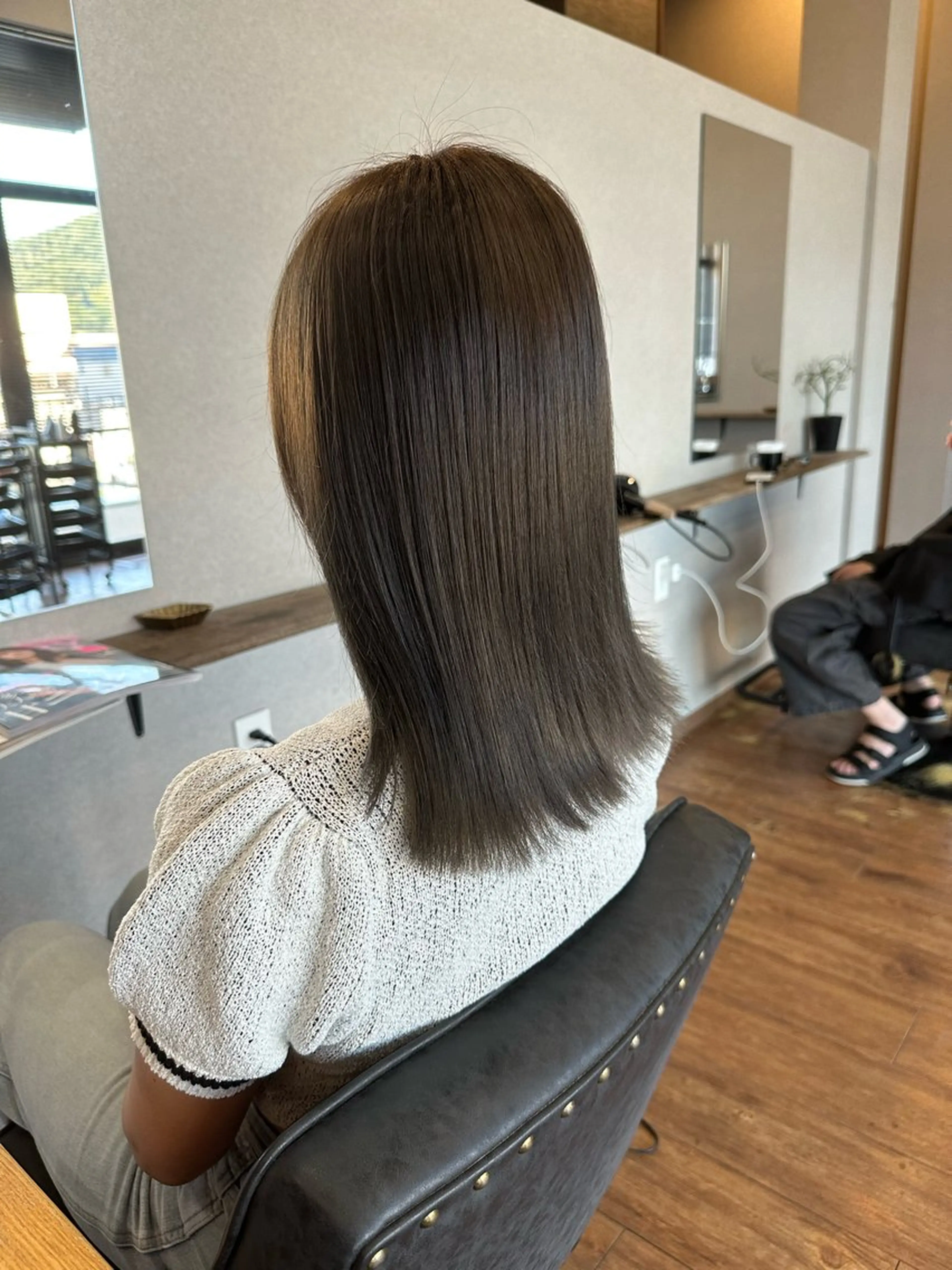 ロング カラー グレージュ ヘアカラー トリートメント 鵜飼 真伍のヘアスタイル