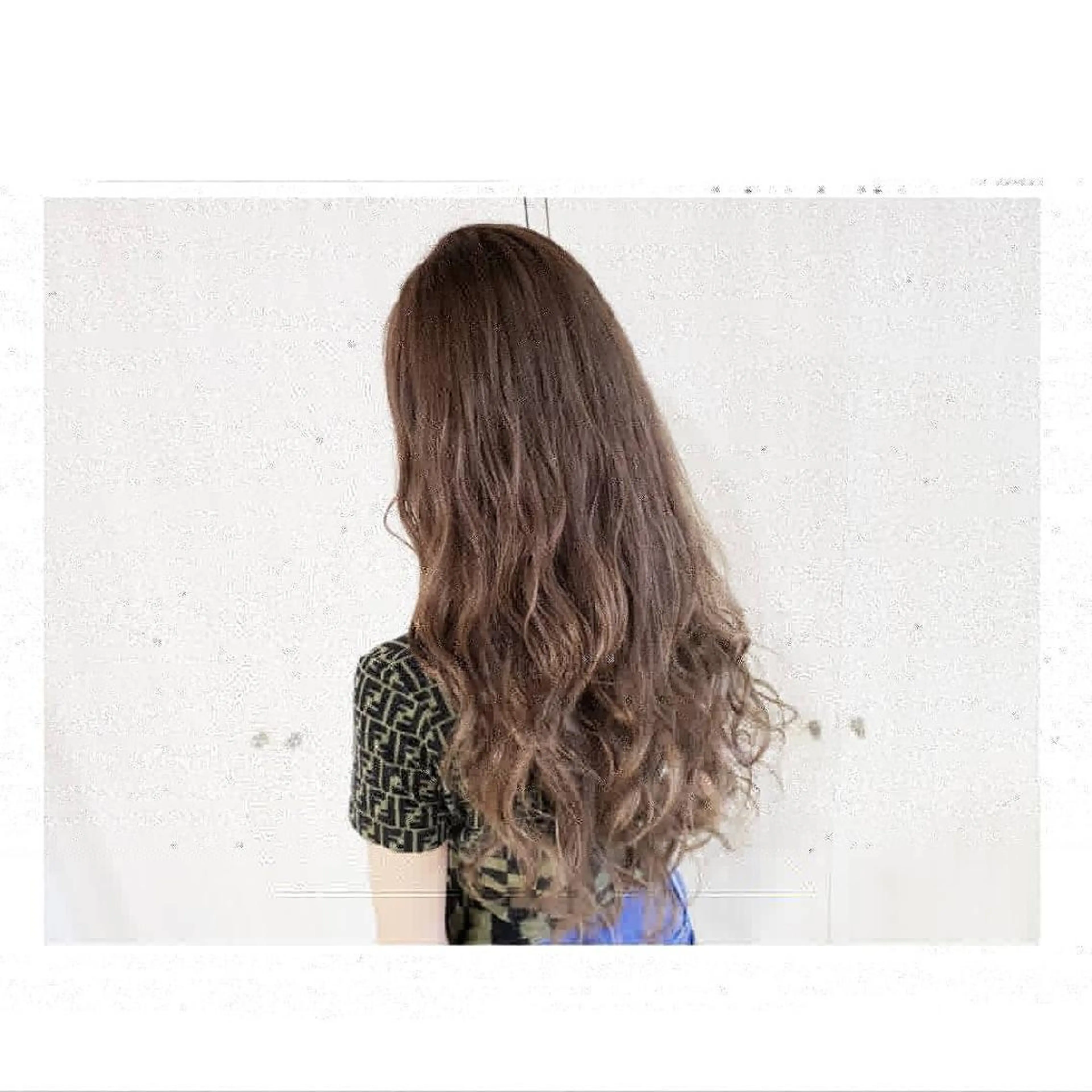 ロング カラー ベージュカラー フォギーベージュ Luana 矢場町のヘアスタイル