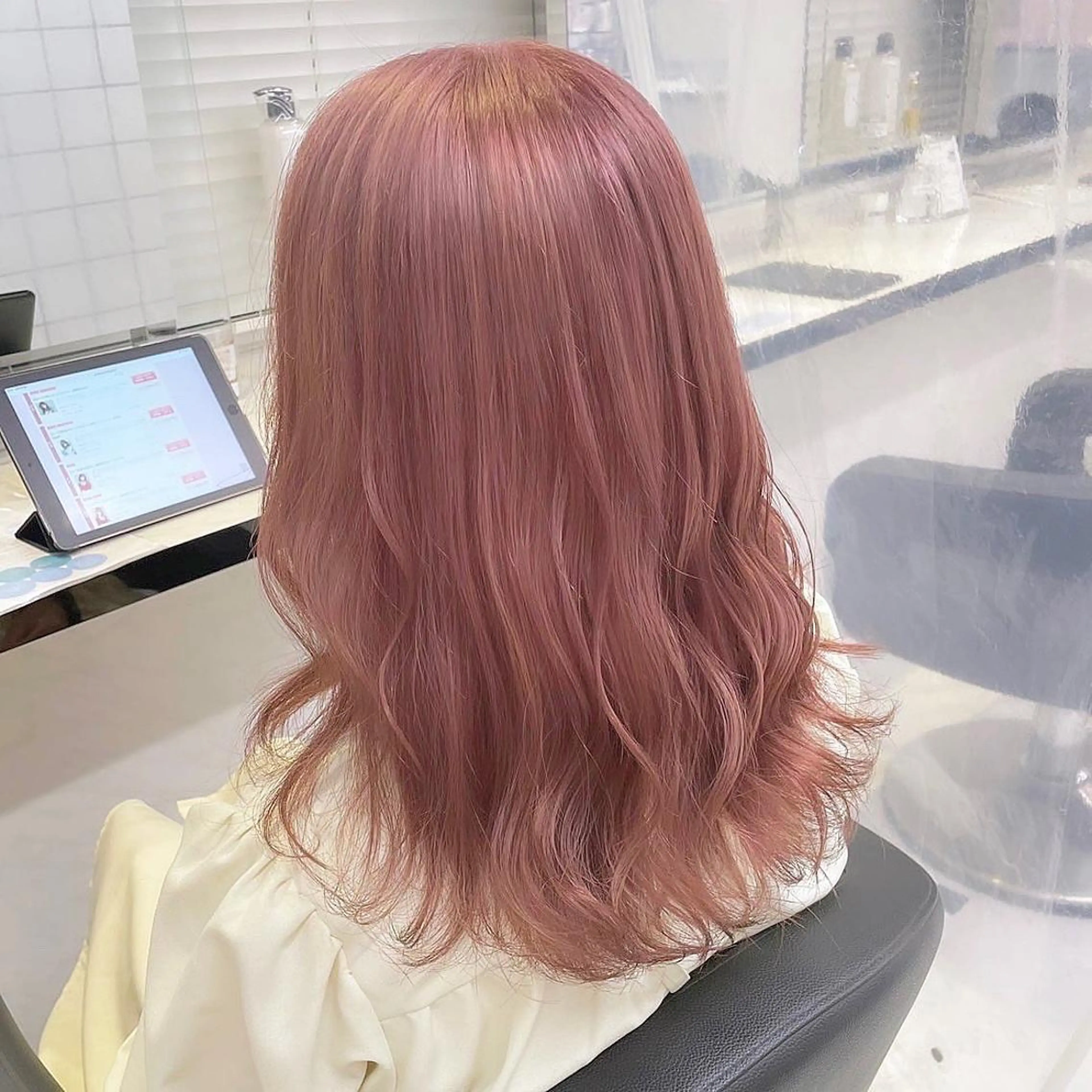 セミロング カラー 🩰透明感カラー♡ UTA🩰のヘアスタイル