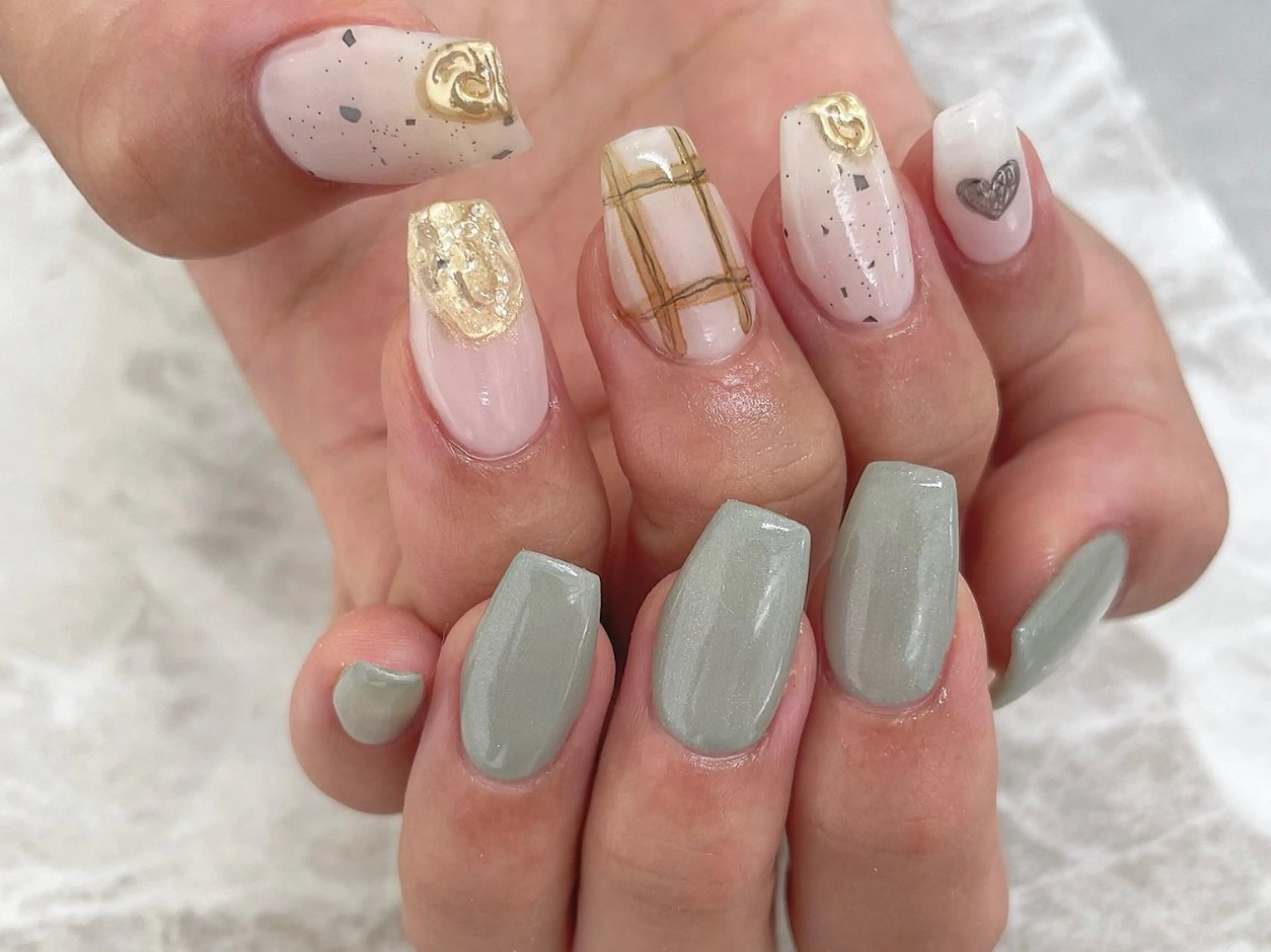 ネイル essence所属・pétit maakoのネイルデザイン