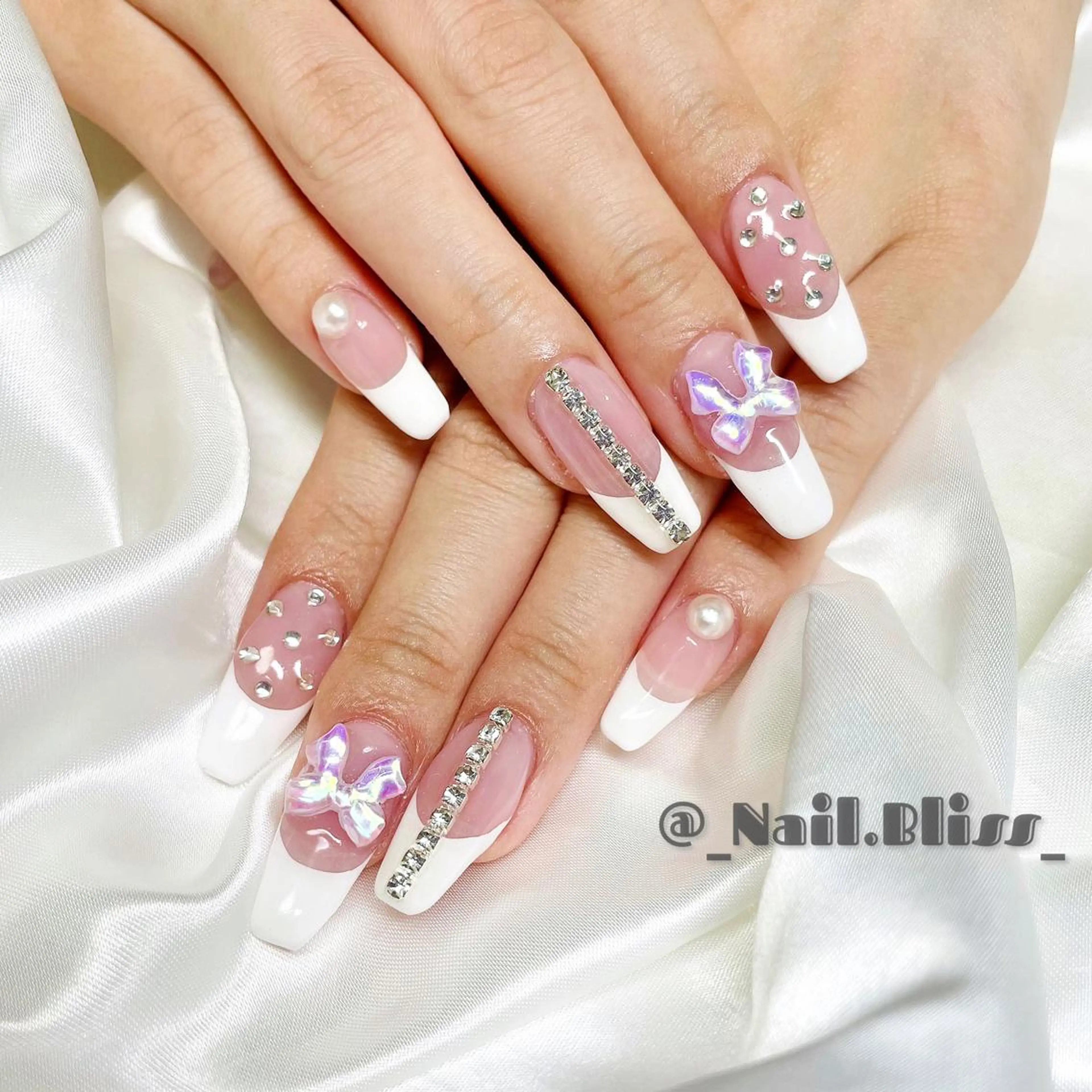 ネイル フレンチネイル ハンドネイル NAIL BLISSのネイルデザイン