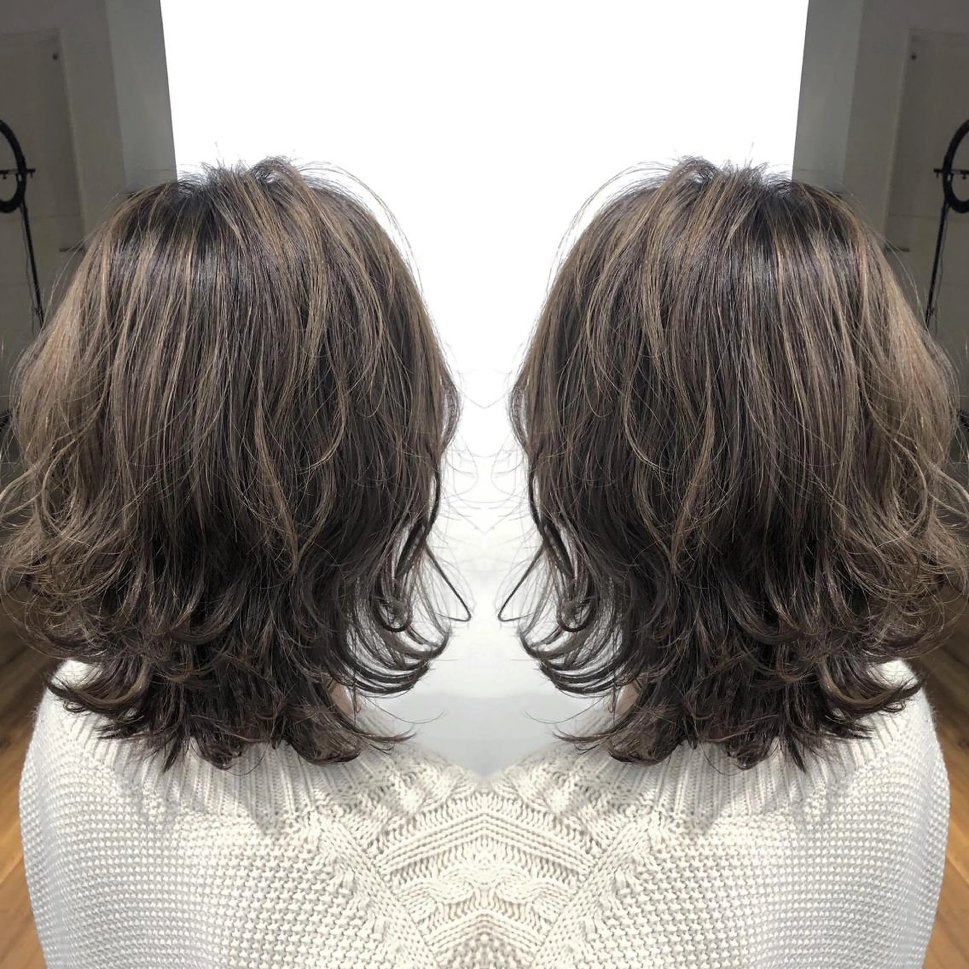 ミディアム カラー カット ヘアカラー トリートメント ブリーチ特化 梅田本多翔のヘアスタイル