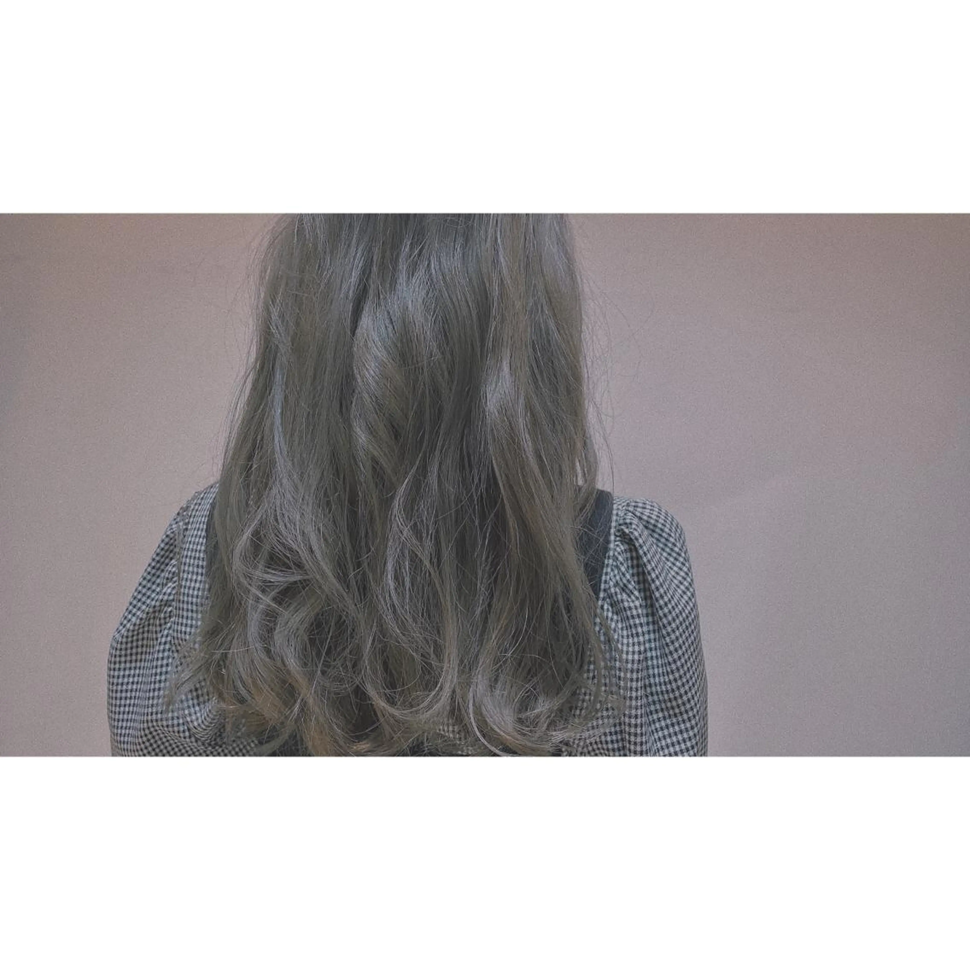 セミロング カラー ベージュカラー ブロンド グレージュ シルバー カット トリートメント 齊藤 賢祐のヘアスタイル