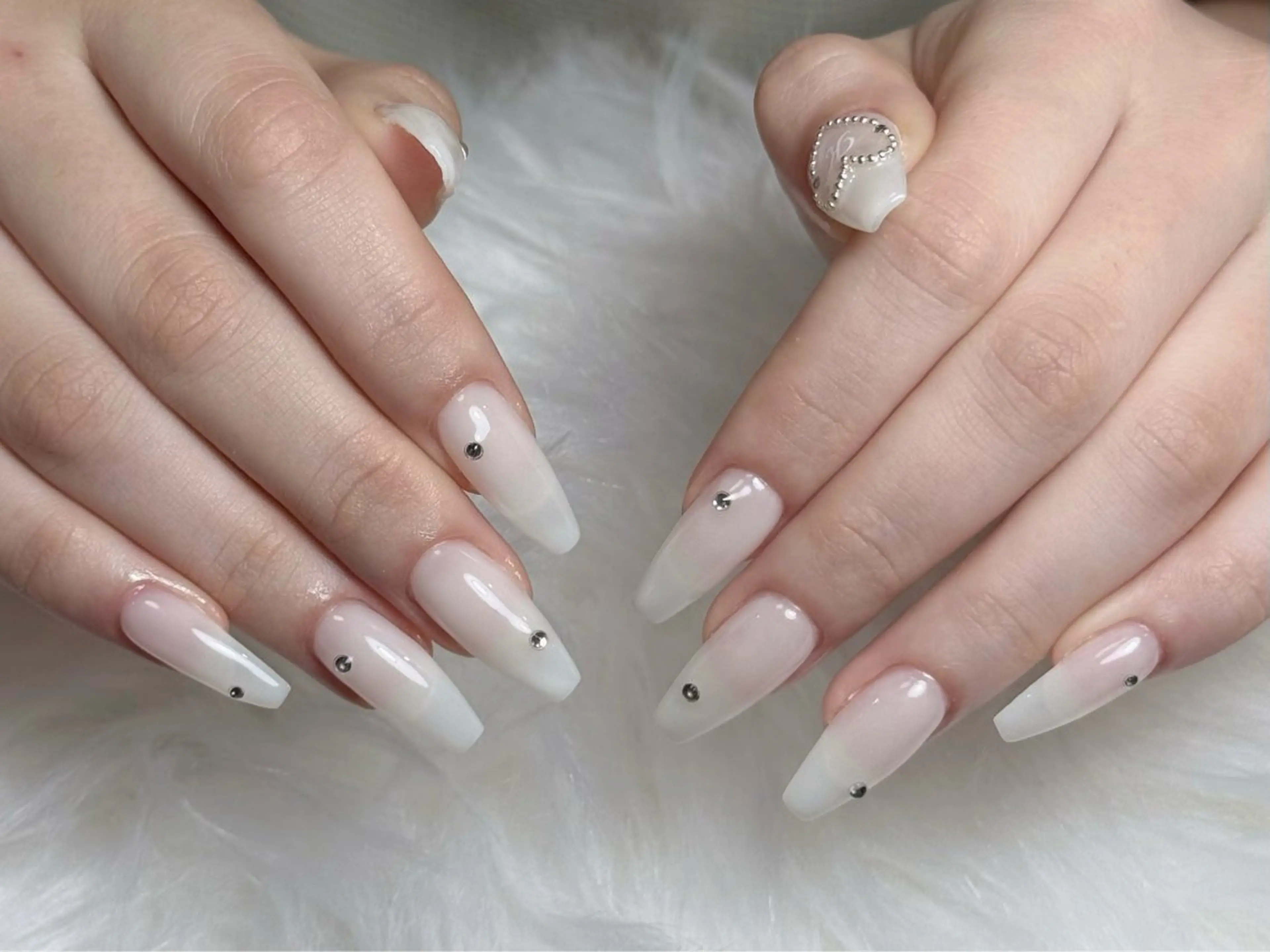 ネイル フレンチネイル ジェルネイル キラキラネイル 韓国ネイル マグネットネイル Julli NailStudioのネイルデザイン