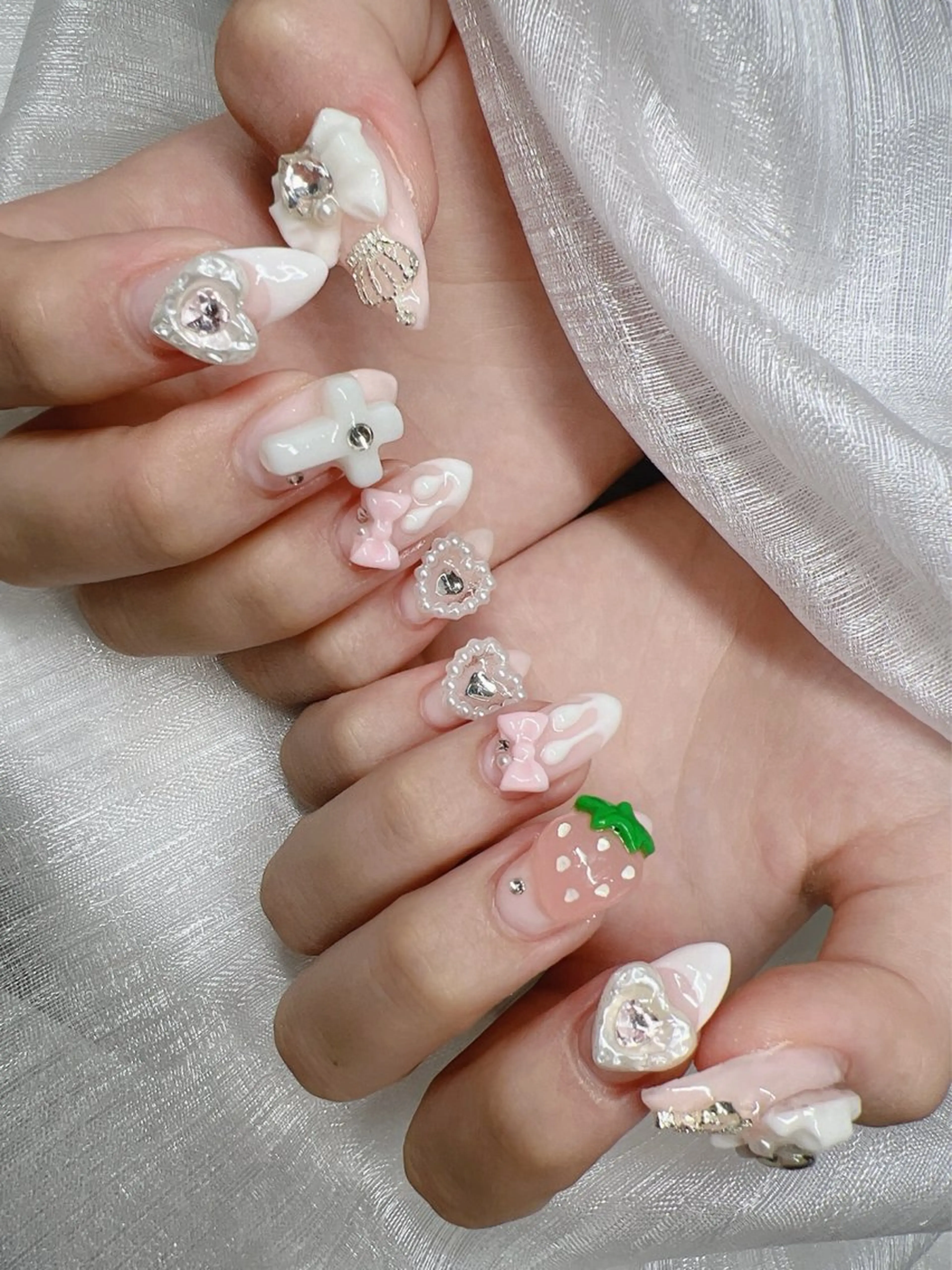 ネイル 長さ出し グラデーション 卒業式 キラキラネイル マグネットネイル ハンドネイル Lee Nails チップ長さだし専門店のネイルデザイン