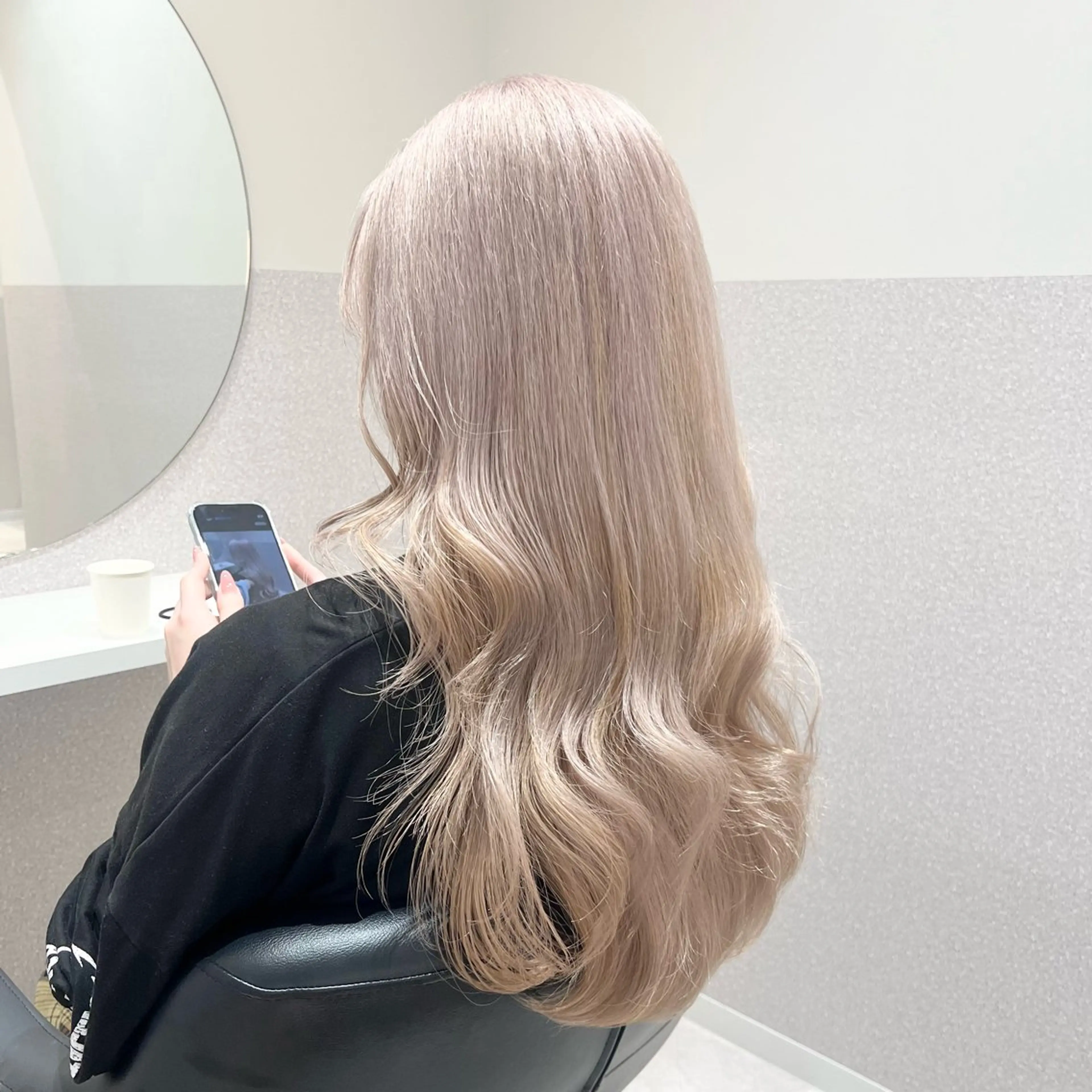 ロング カラー ヘアカラー 🩵ブリーチカラー 🐈MIORI🩵のヘアスタイル