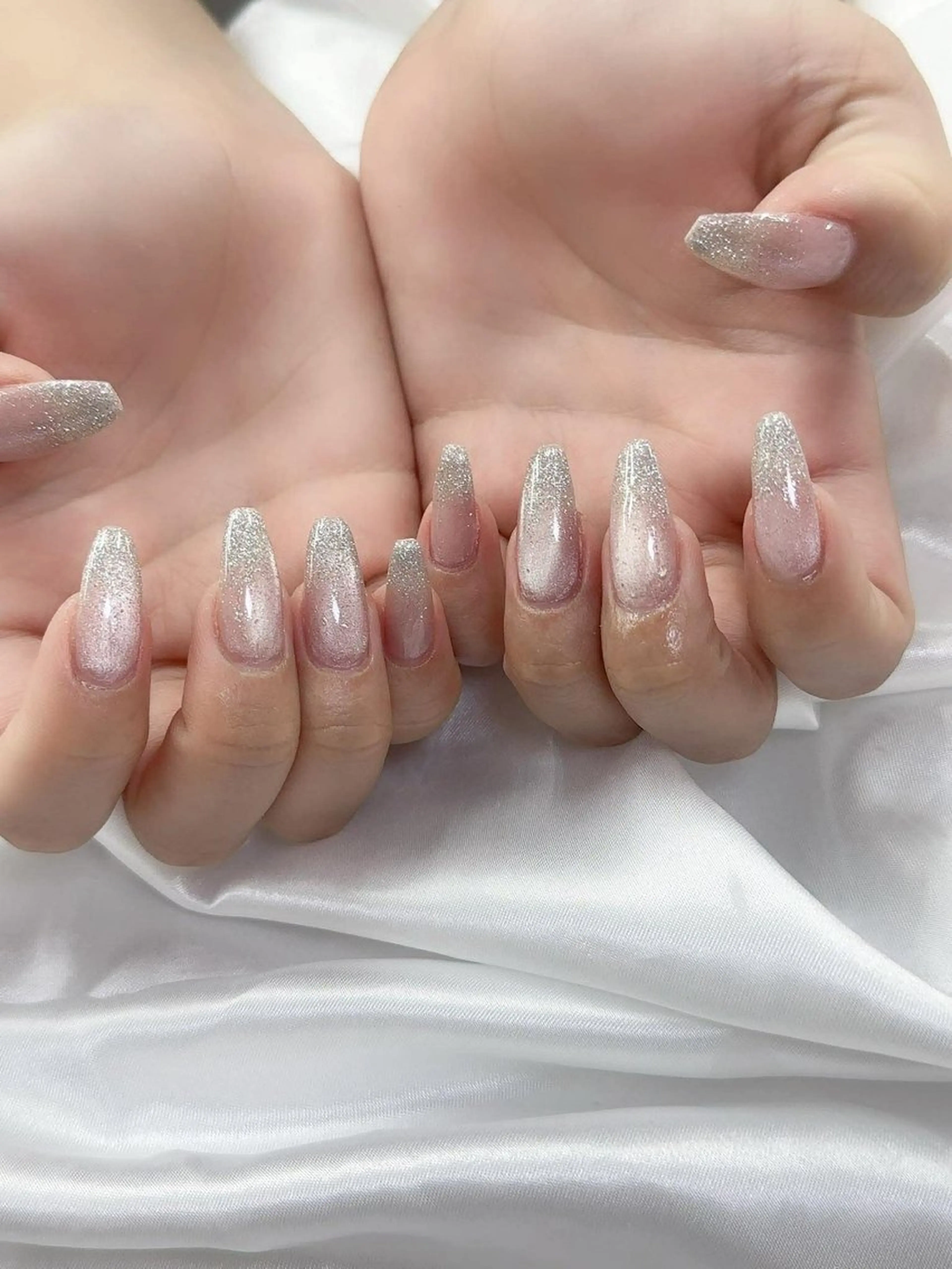 ネイル 桜ネイル フレンチネイル グラデーション 韓国ネイル マグネットネイル ハンドネイル ハンドケア Hara Nail 【パラジェル使用】のネイルデザイン