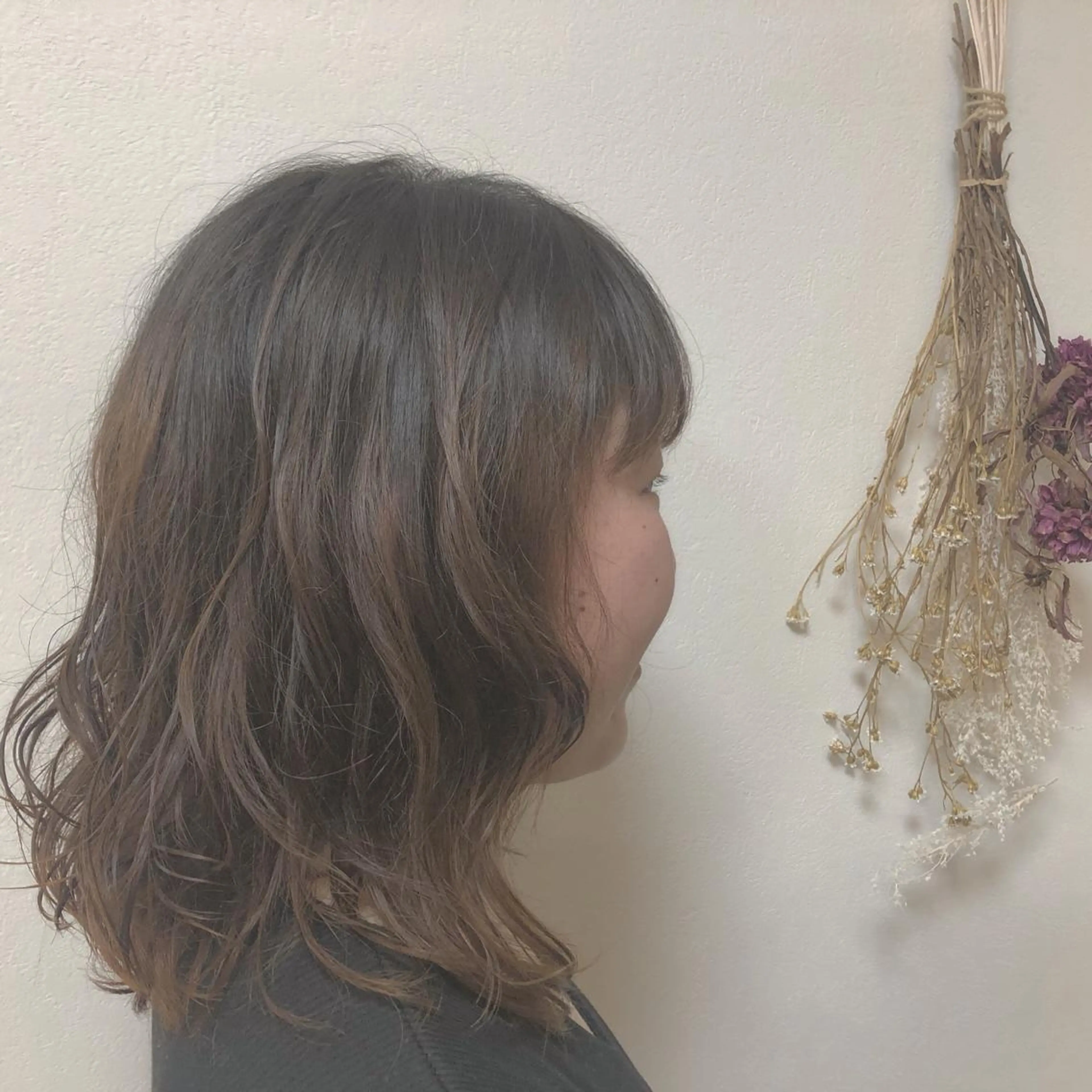 ミディアム パーマ うる艶レイヤーカット hinakoのヘアスタイル
