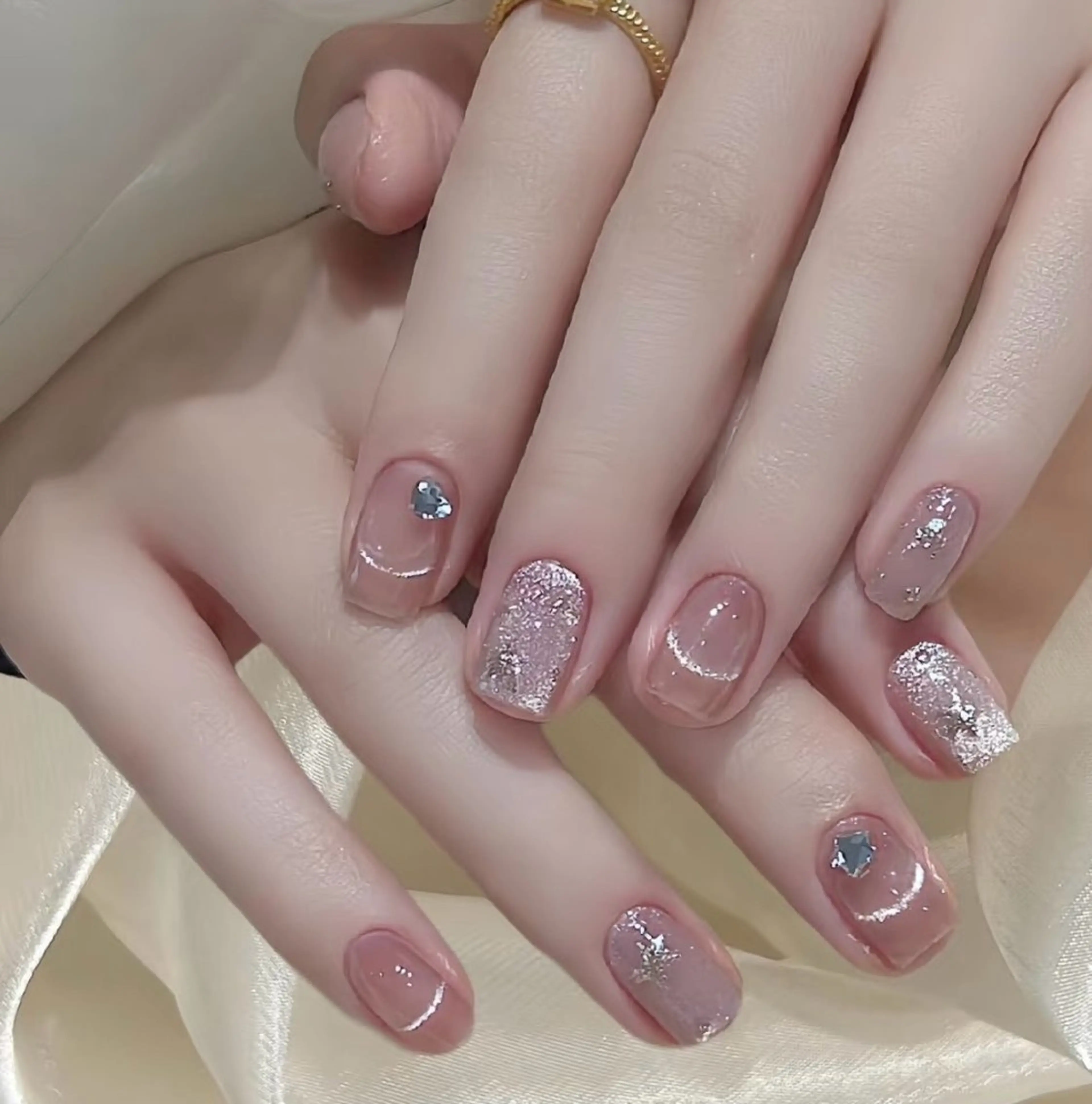 ネイル 高木 維麗絲のネイルデザイン