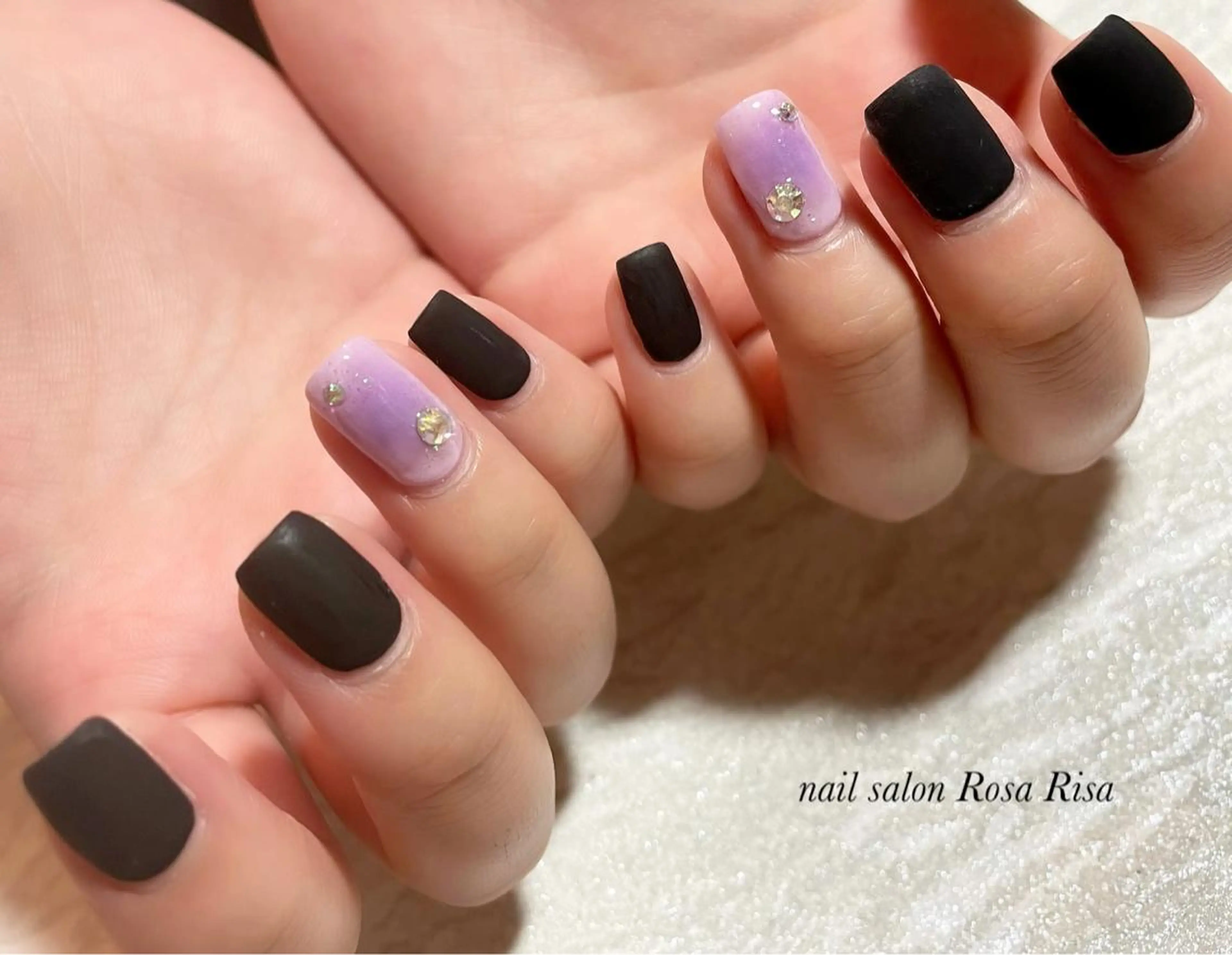 ショート ネイル マットネイル ネイルスタジオ シェイクユアハンズのネイルデザイン