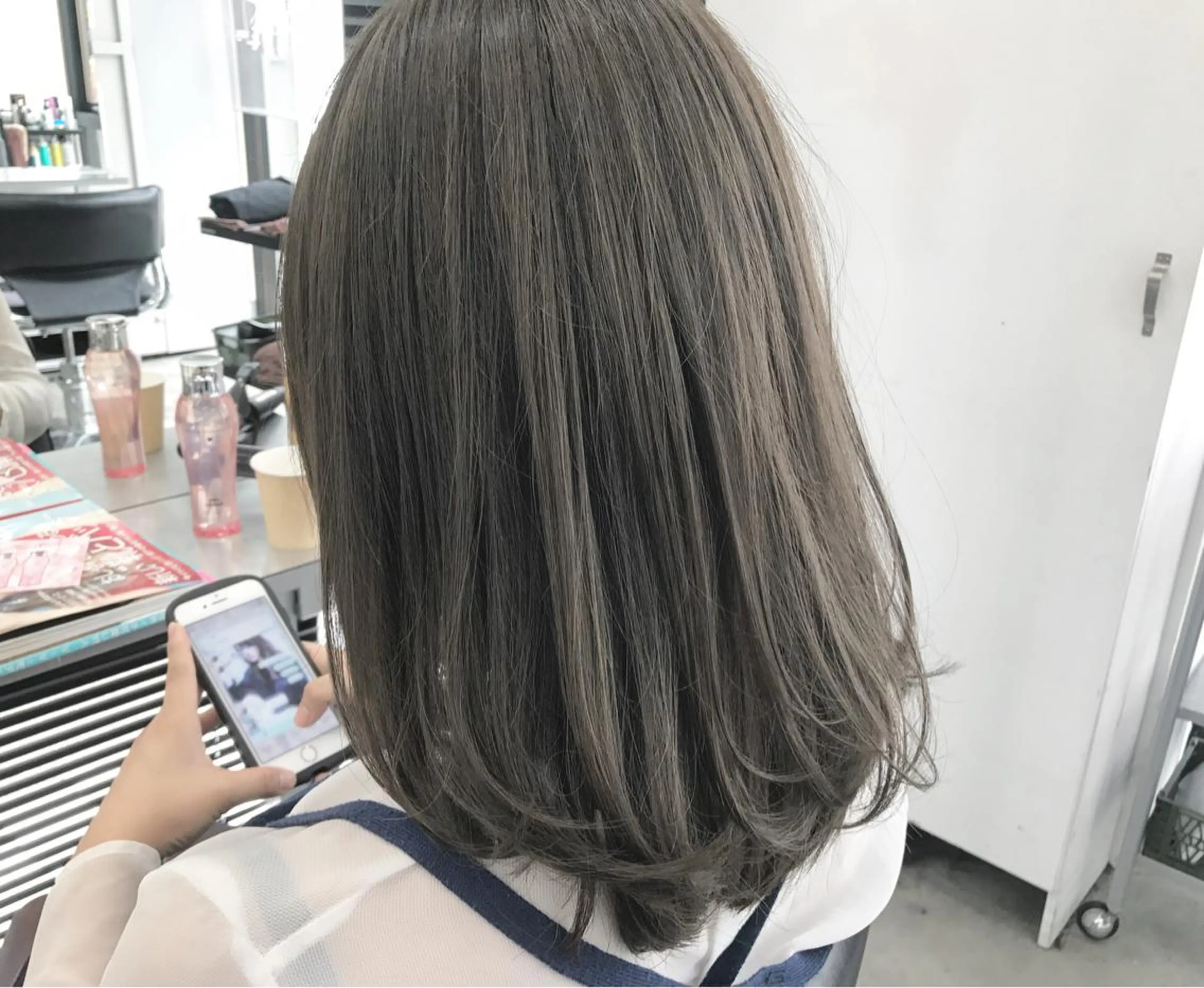 カラー ブリーチ ブルーカラー ブルージュ 透明感カラー イルミナカラー 透明感カラー× レイヤーカット✨高梨のヘアスタイル