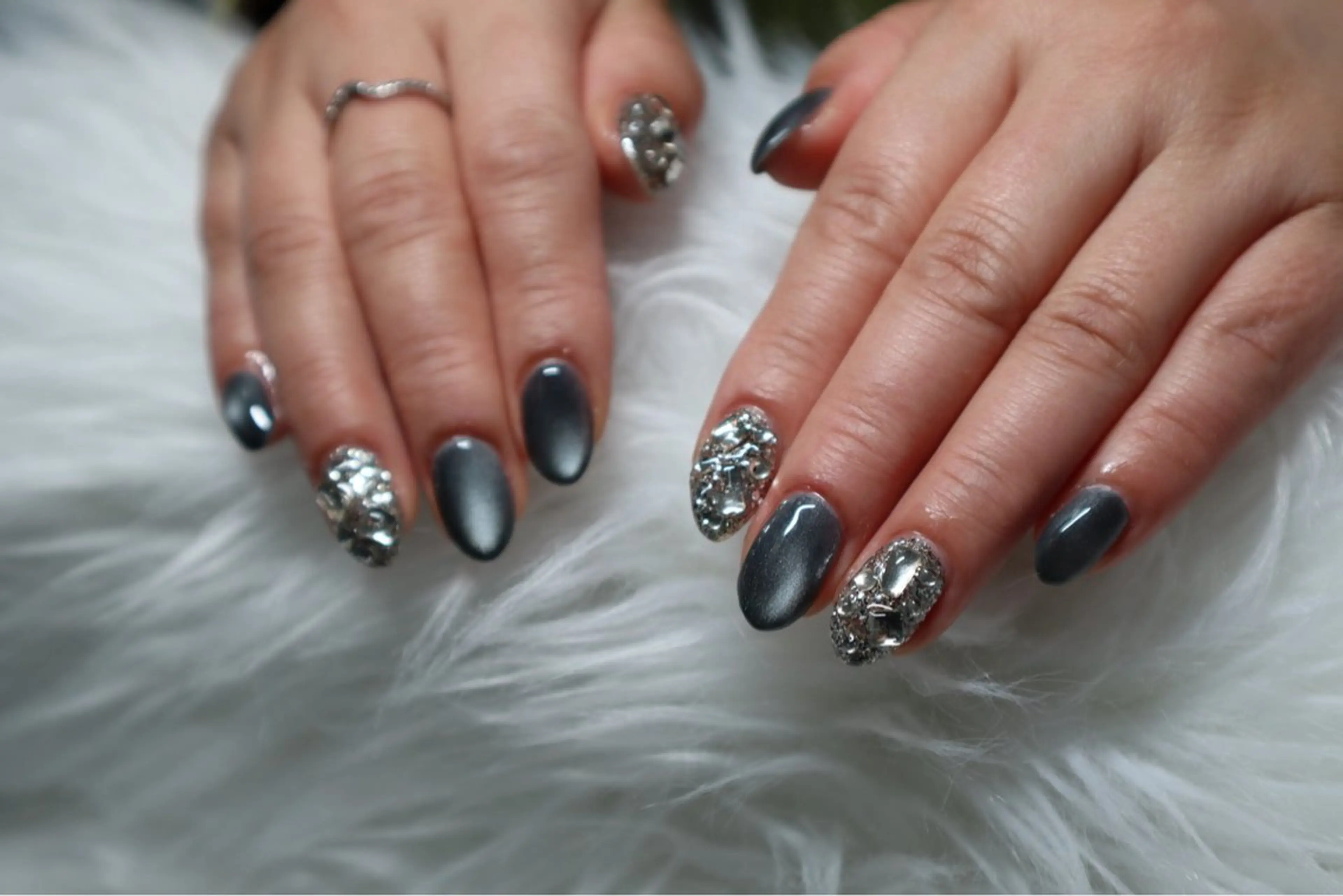 ショート ハンドネイル 【トロワ ラパン】 Mayaのネイルデザイン