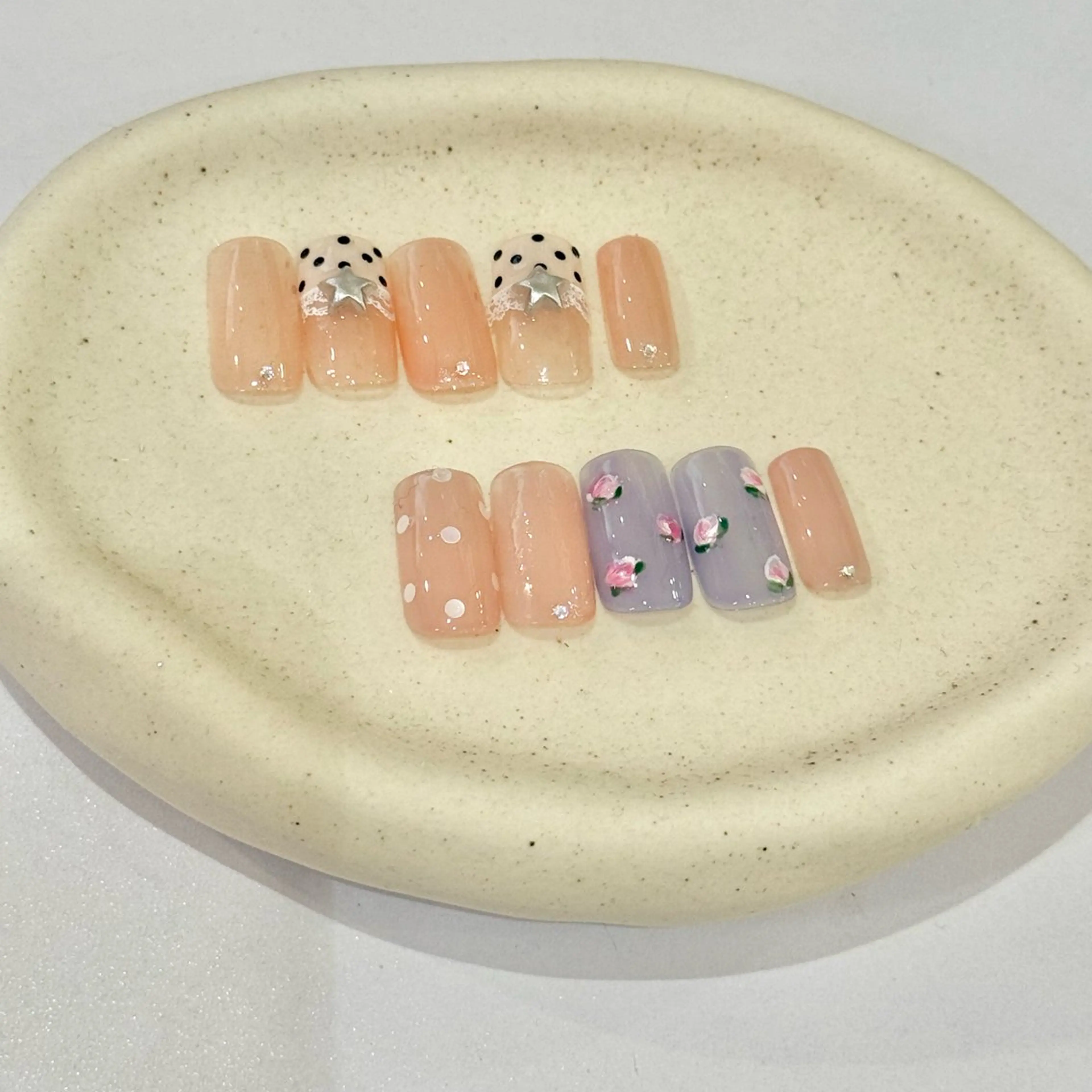 ネイル ハンドネイル chika .のネイルデザイン