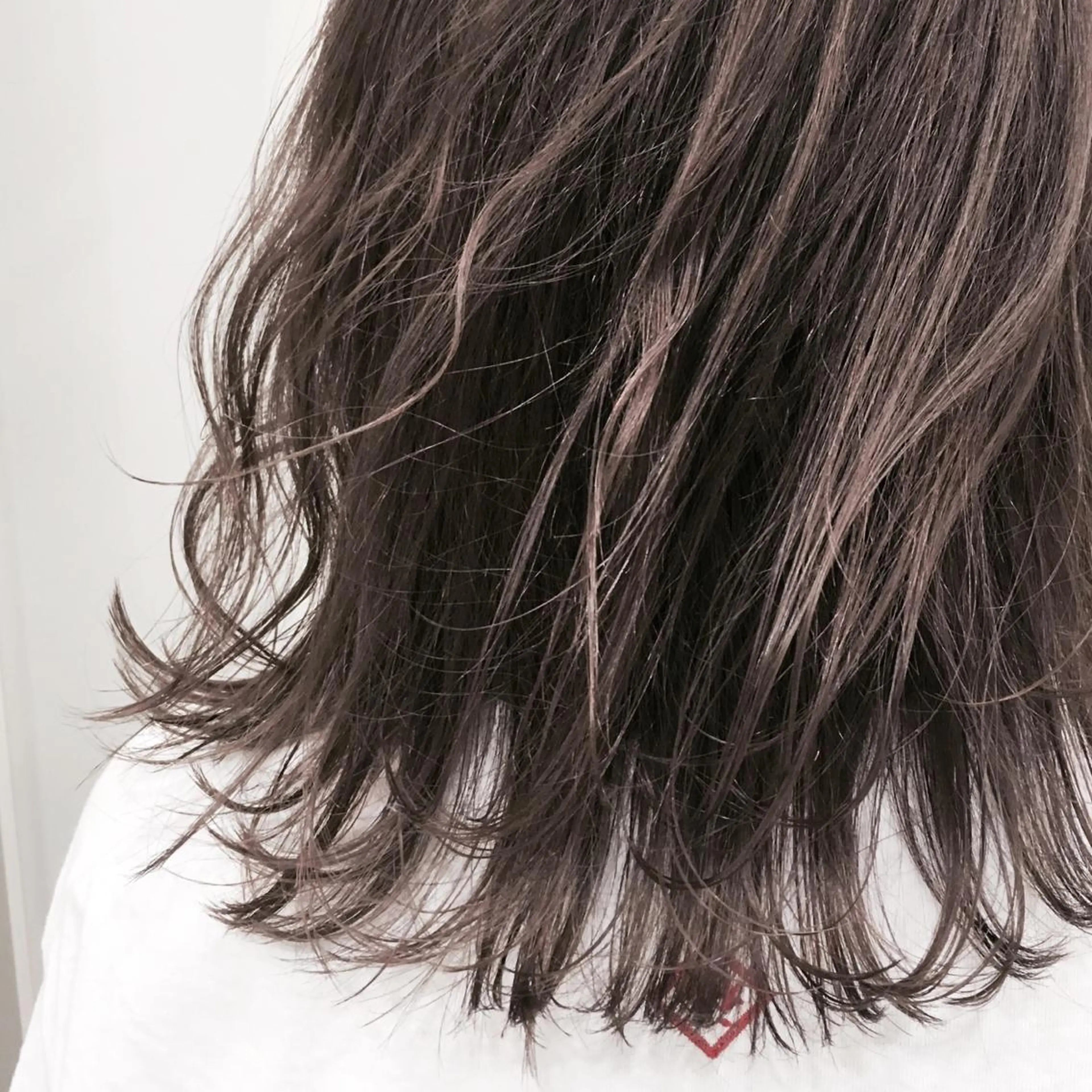 ショート ミディアム セミロング カラー 外ハネヘア 山口 悟のヘアスタイル