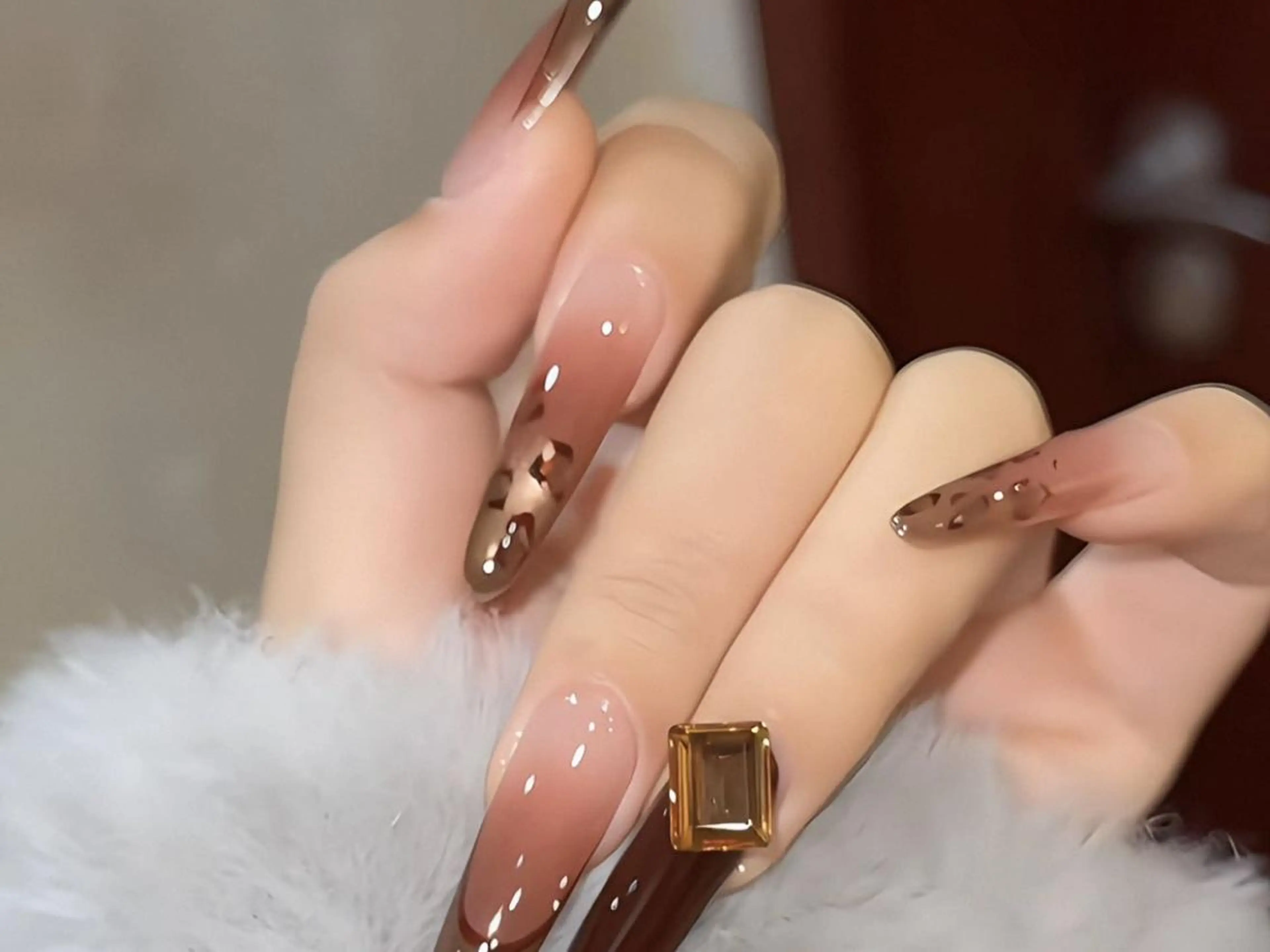 ネイル ガーリー グラデーション ホログラムネイル ロングネイル シンプルネイル ハンドネイル ハンドケア Niiy 🍫のネイルデザイン