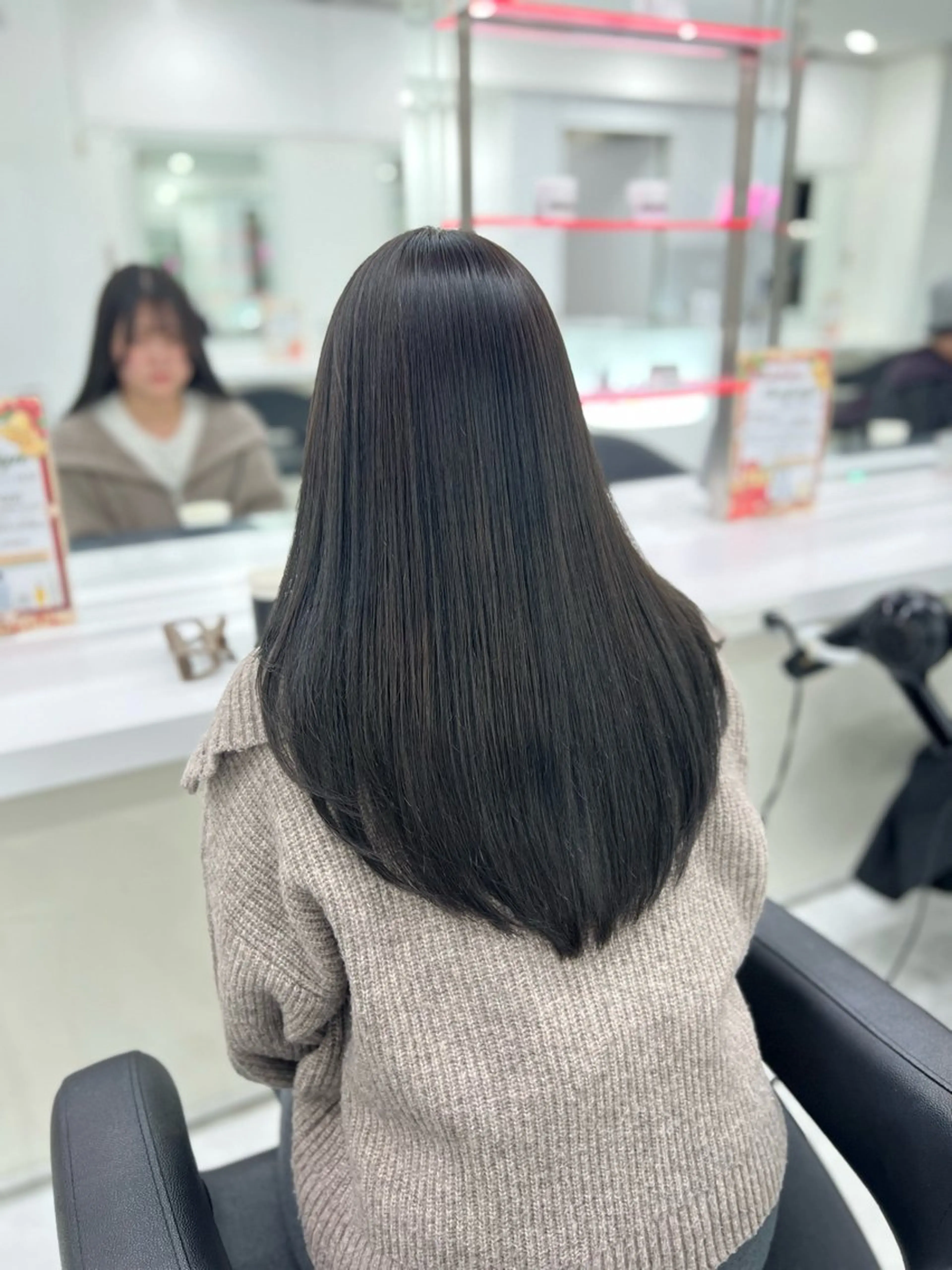 ロング カラー 透明感カラー🫧 レイヤーカットのヘアスタイル