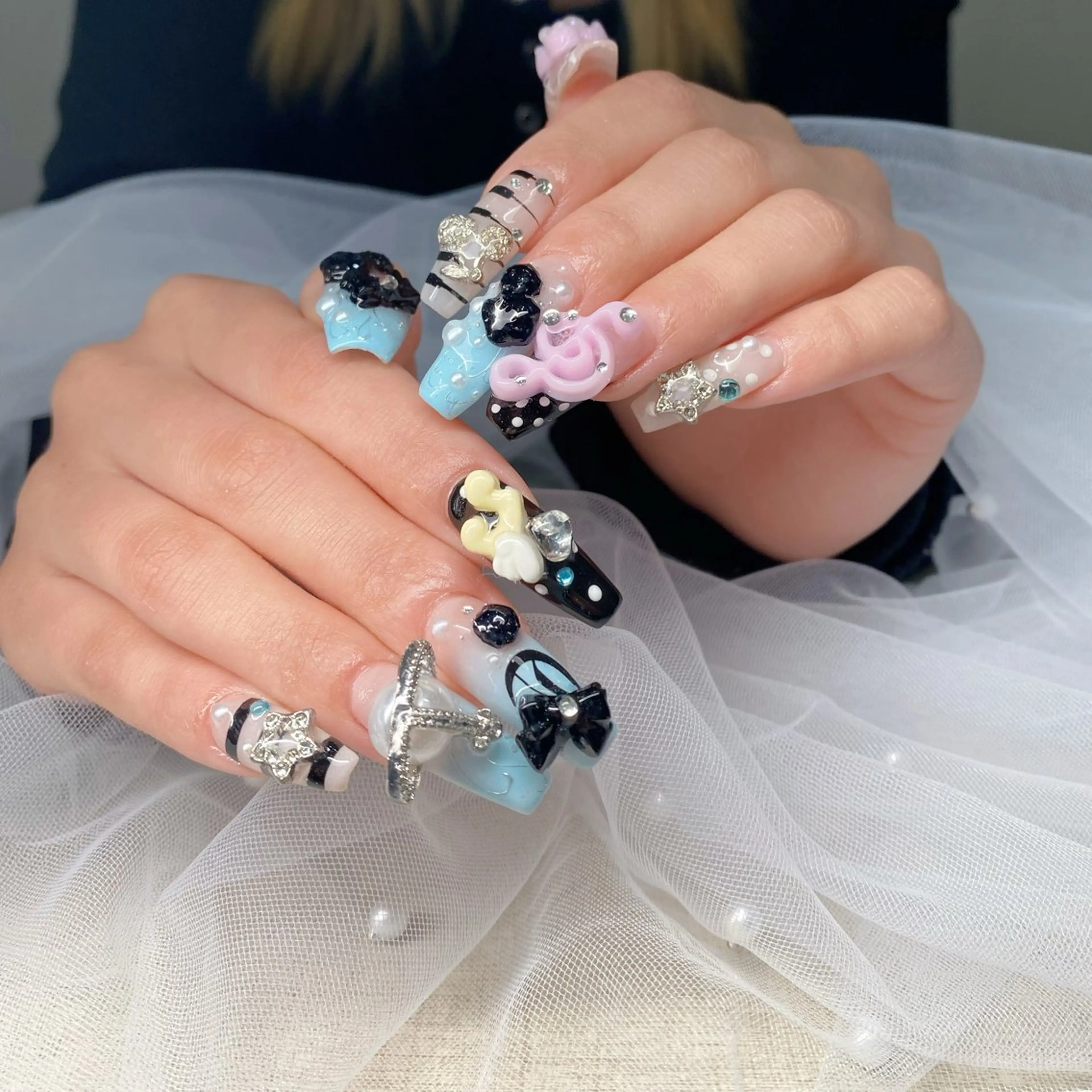 ネイル オーロラネイル ブルー チークネイル 長さ出し フットネイル ハンドネイル チップ長さ出し 専門店のネイルデザイン