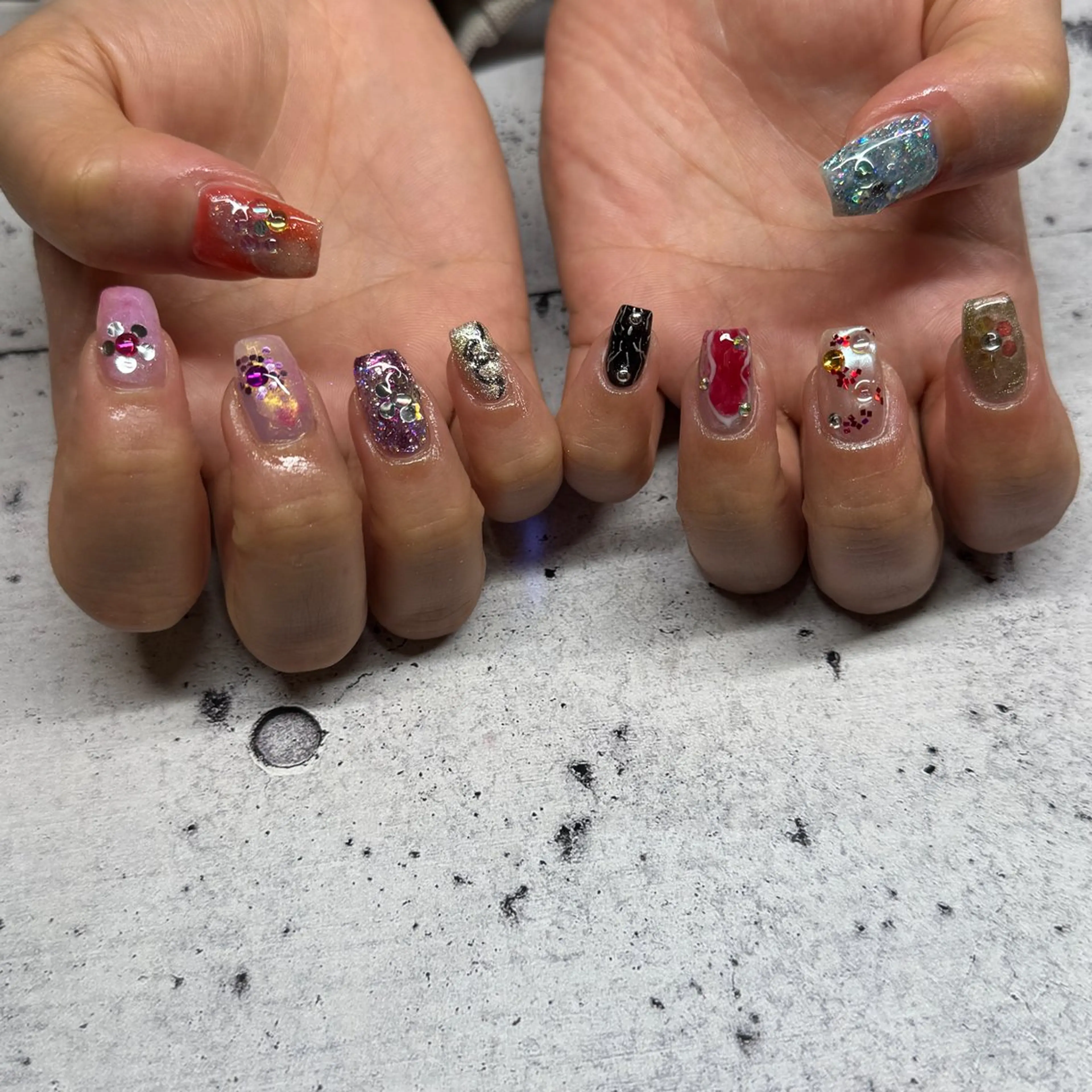 ネイル ハンドネイル 𝐫𝐚𝐢 𝐧𝐚𝐢𝐥の眉毛・アイブロウイメージ