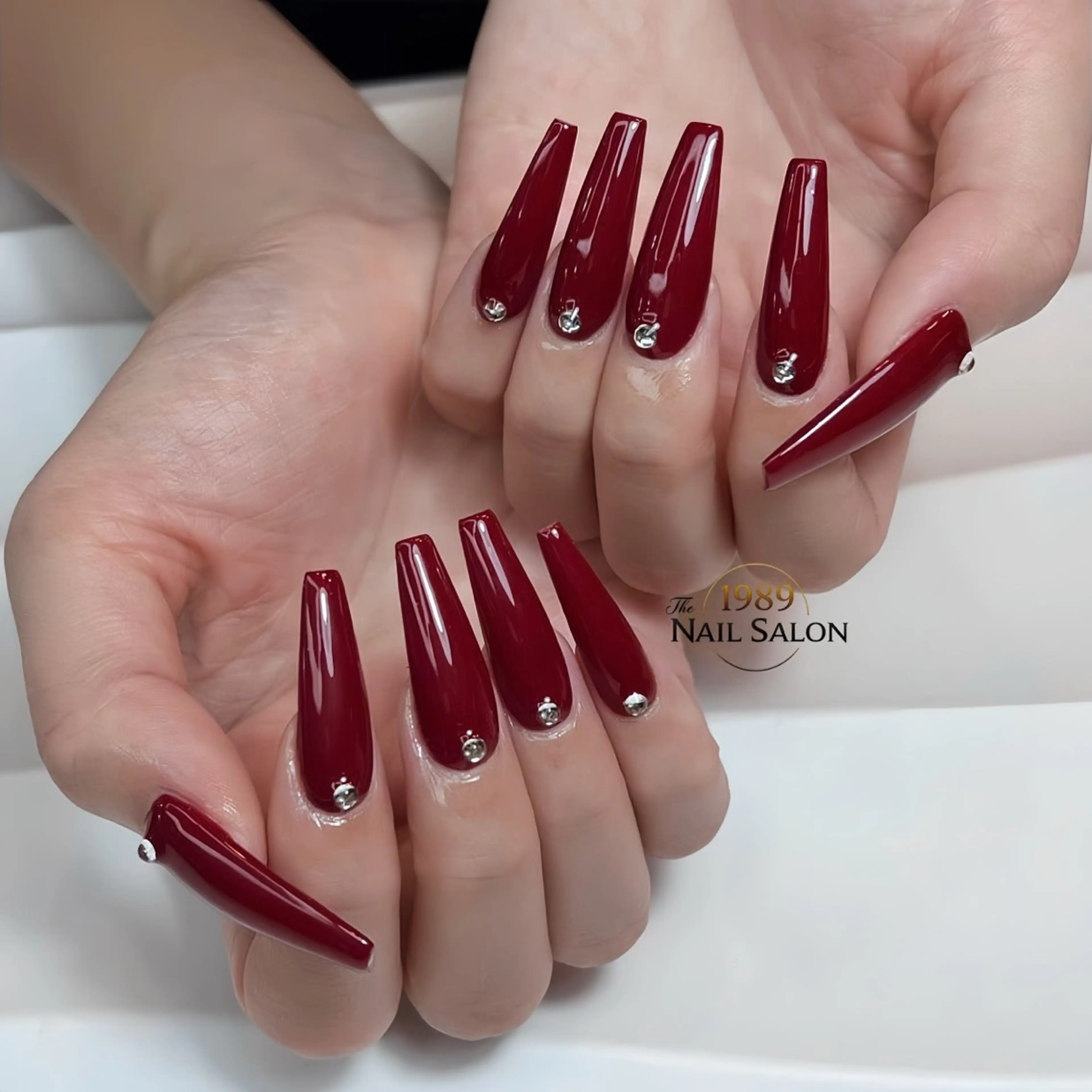 ネイル ストーンネイル ハンドネイル The 1989 Nail Salonのネイルデザイン