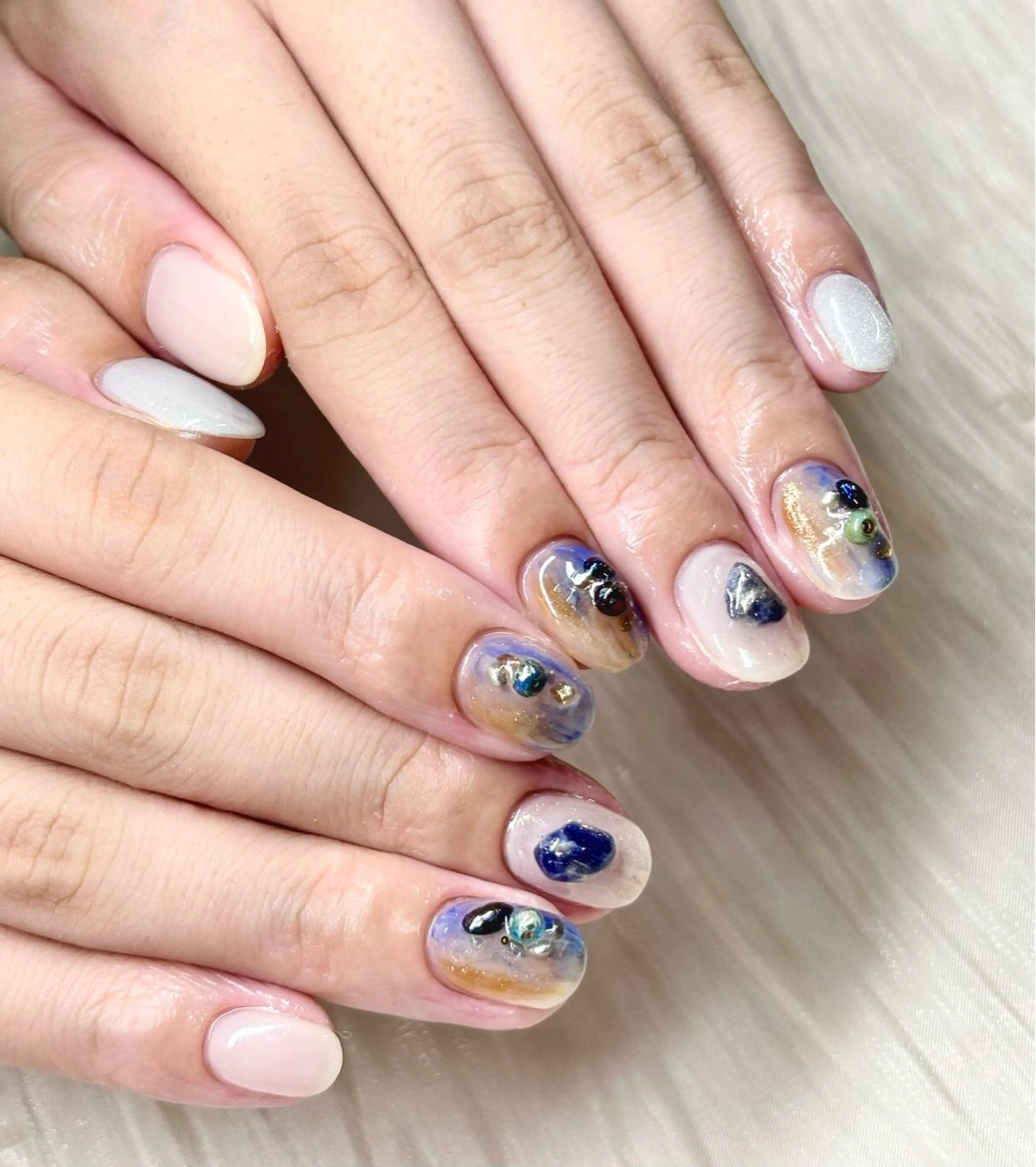 ネイル ニュアンスネイル ぷっくりネイル ETE LUNA NAILのネイルデザイン