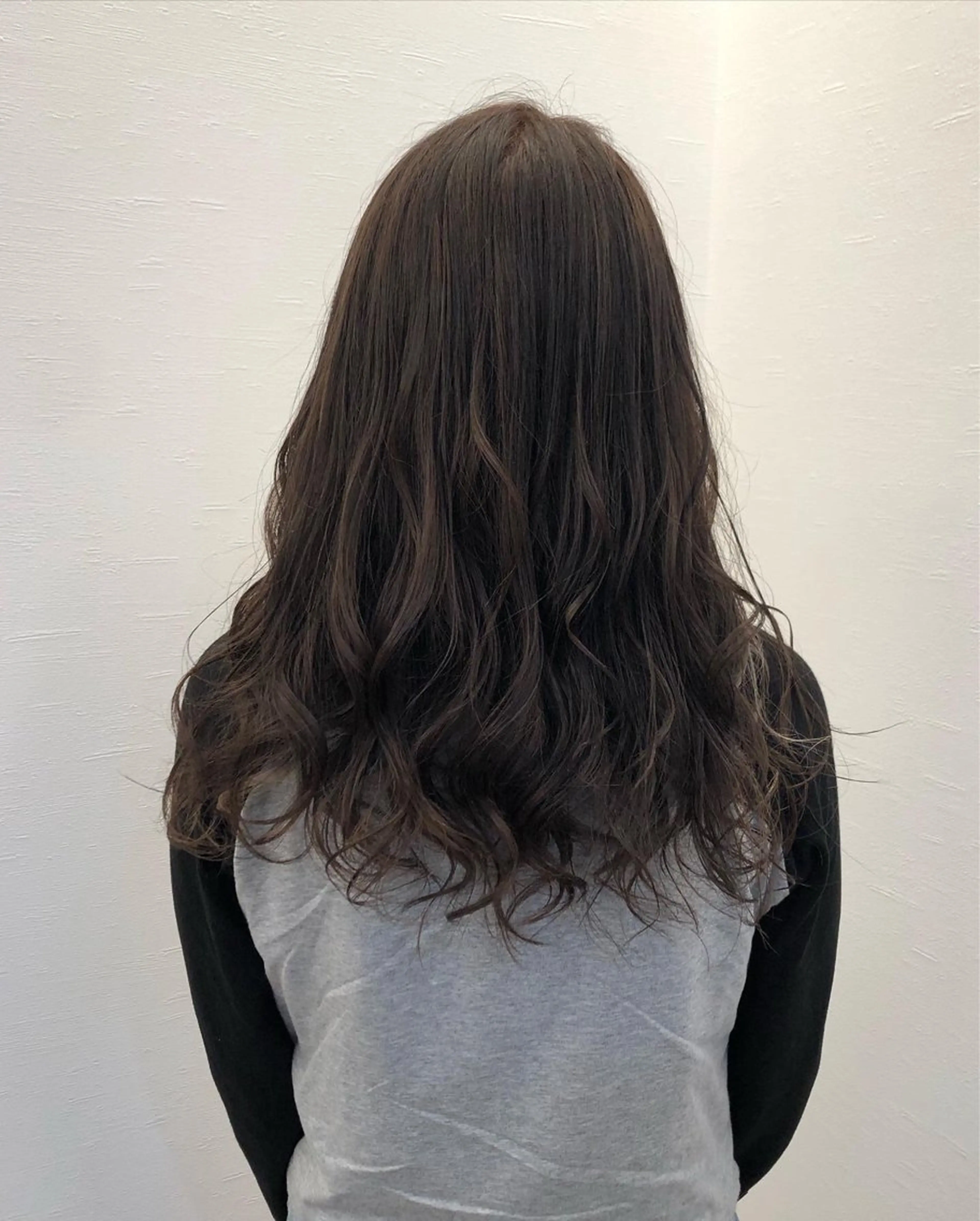 カラー ツノガイ エリのヘアスタイル