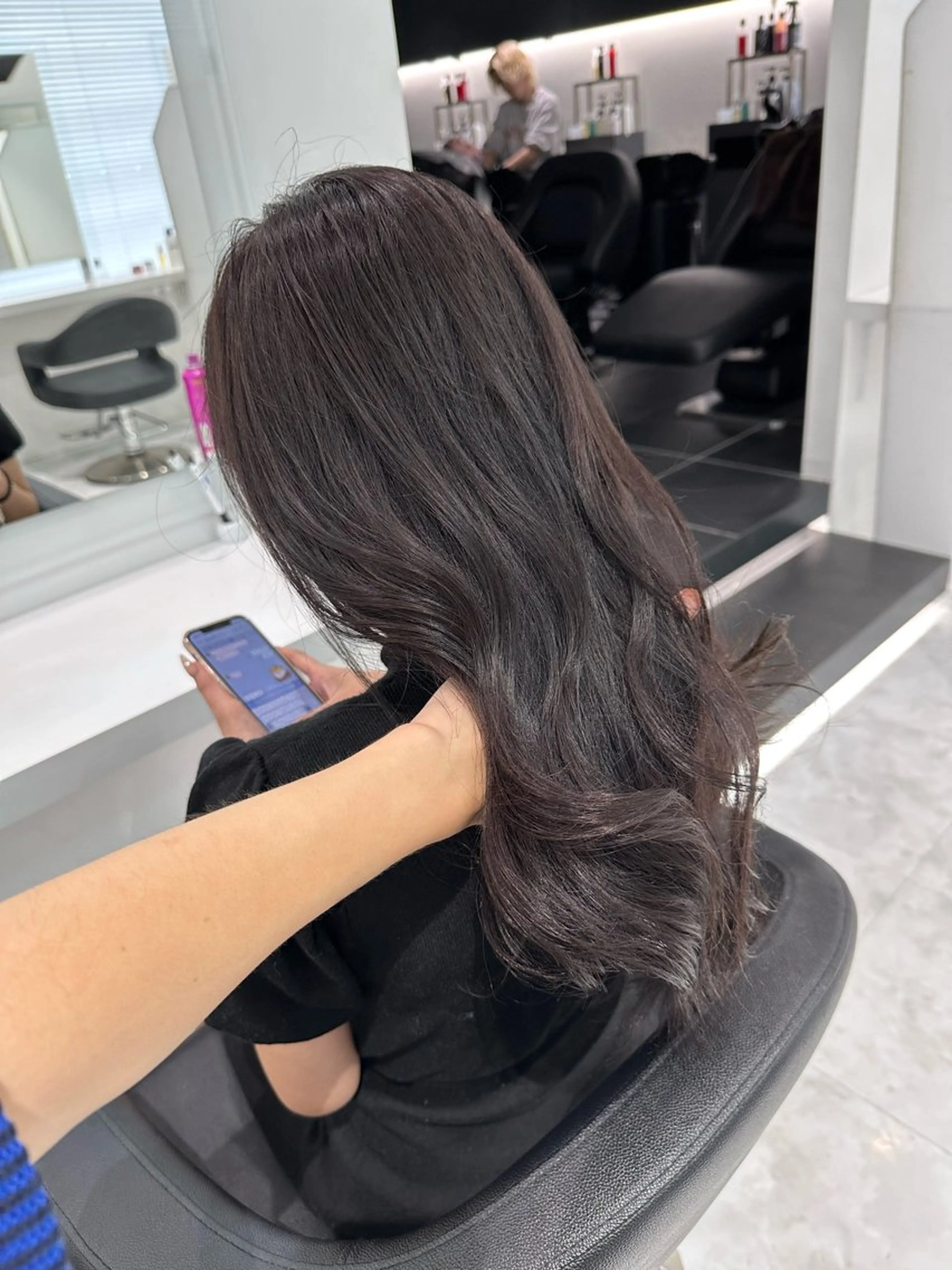 ロング ヘアアレンジ 🫧モテる💗ダメー ジレスハイトーン🫧のヘアスタイル