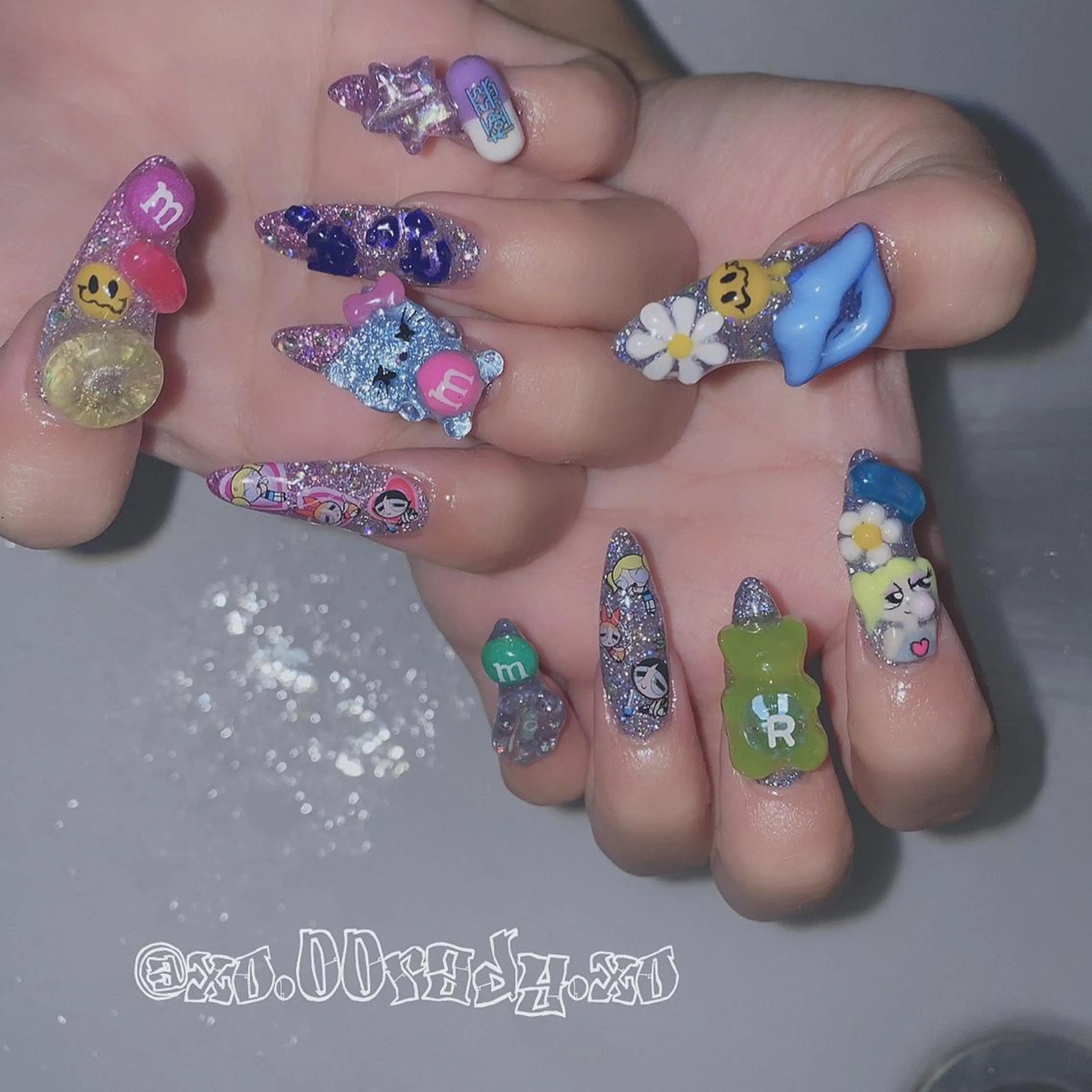 ロング ネイル ハンドネイル ⛓Miyu ⛓のネイルデザイン