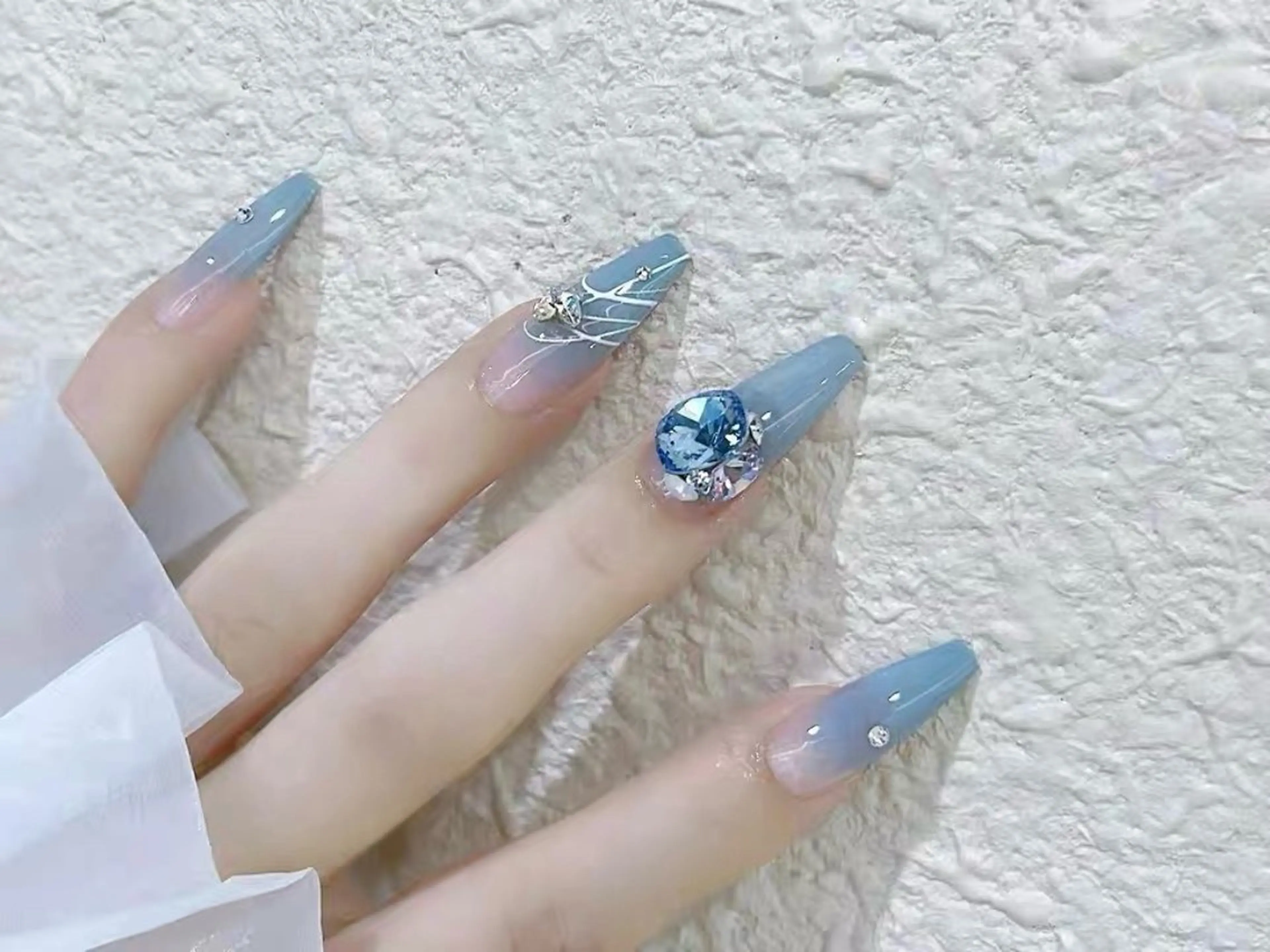 ネイル オーロラネイル チークネイル 長さ出し フットネイル フレンチネイル AND Nail 長さだし専門新宿店のネイルデザイン